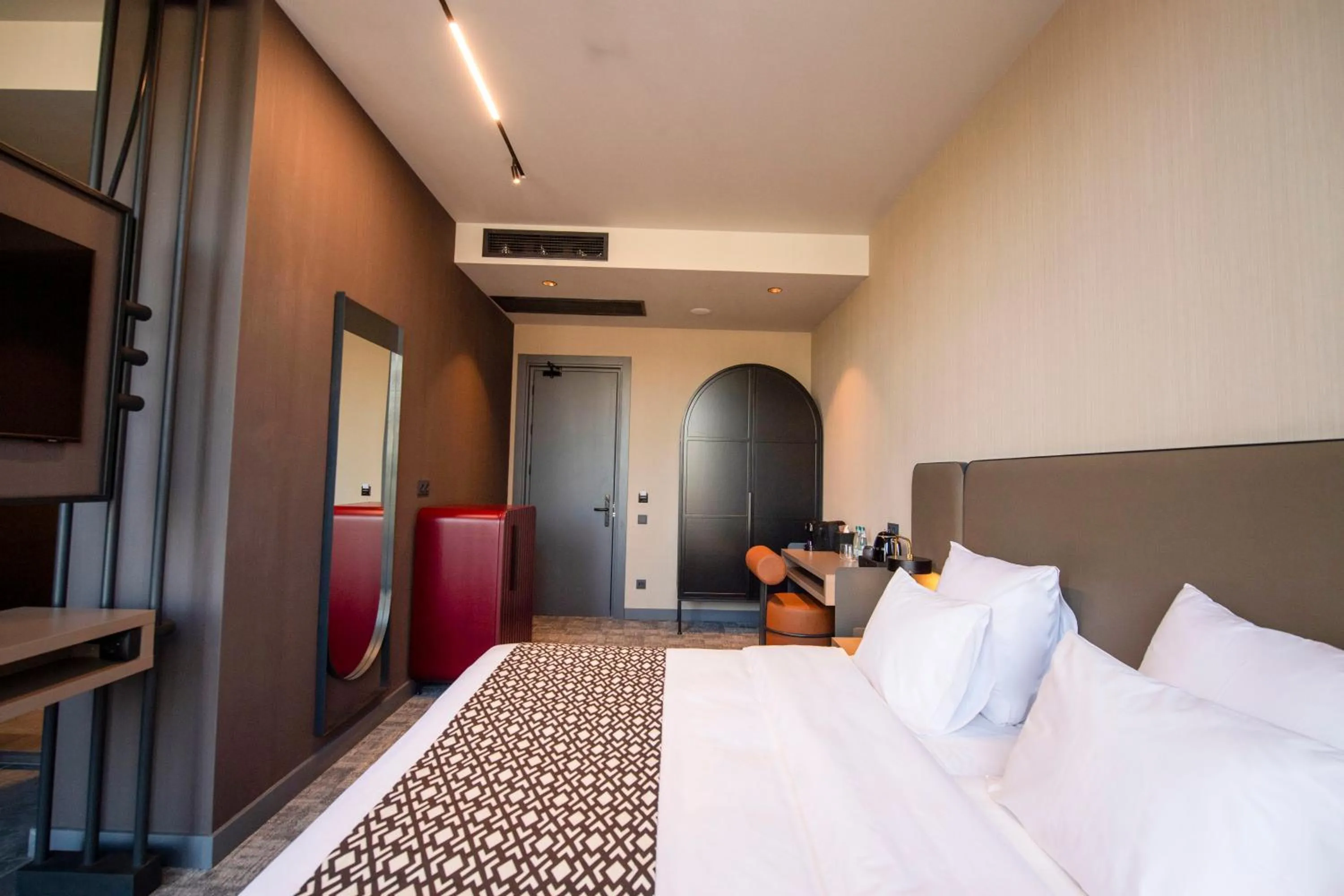 Photo of the whole room, Bed in Qarvasla Hotel