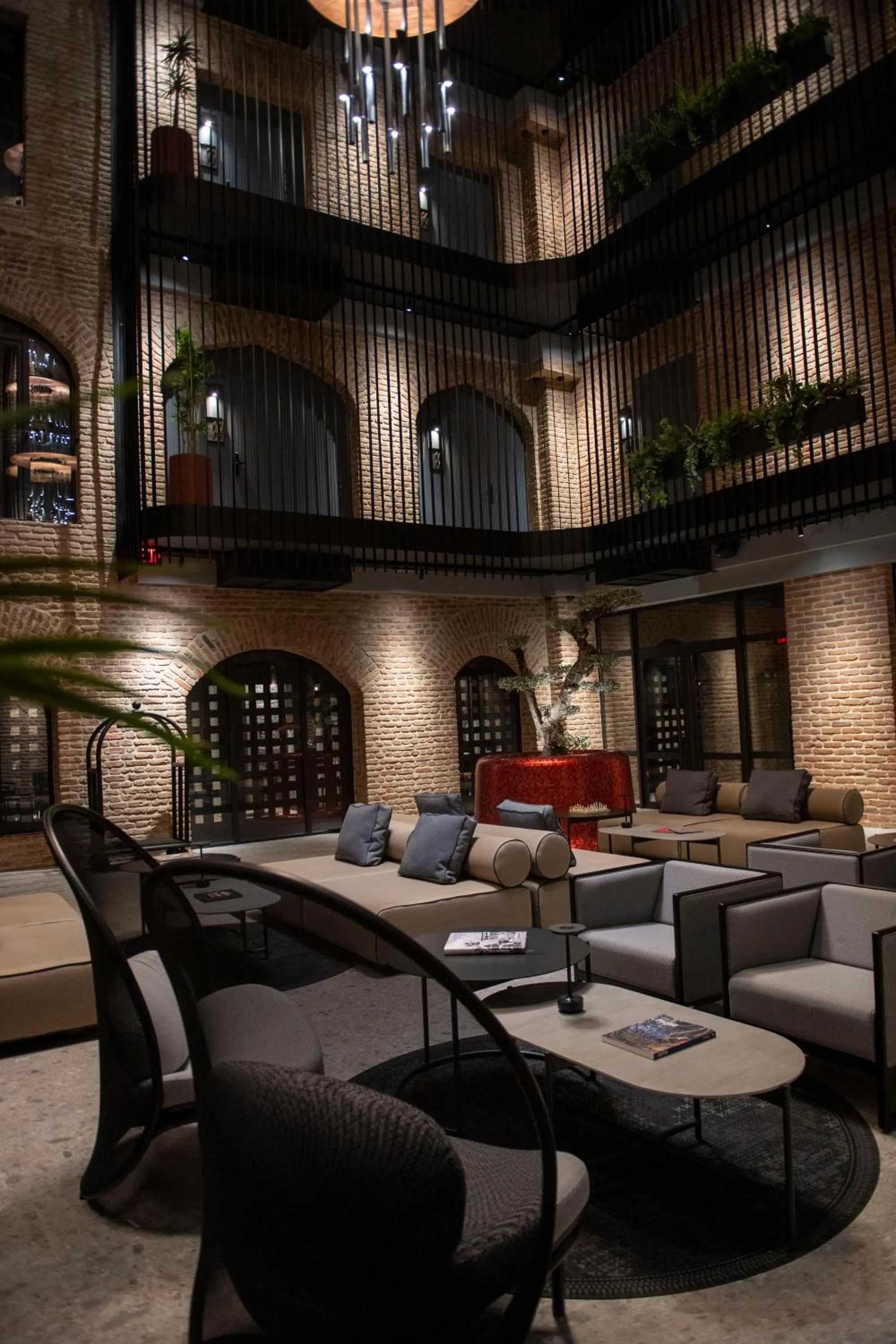 Seating area in Qarvasla Hotel