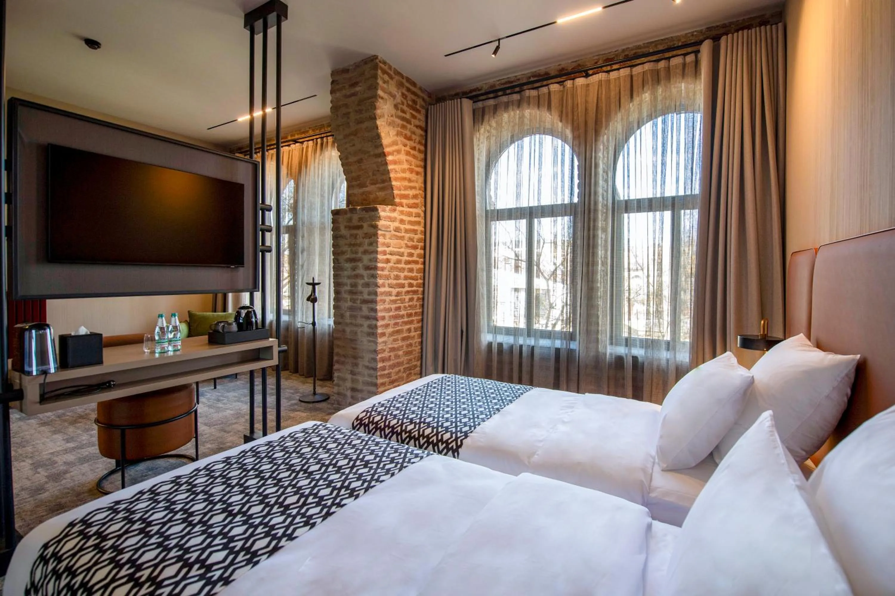 Photo of the whole room, Bed in Qarvasla Hotel