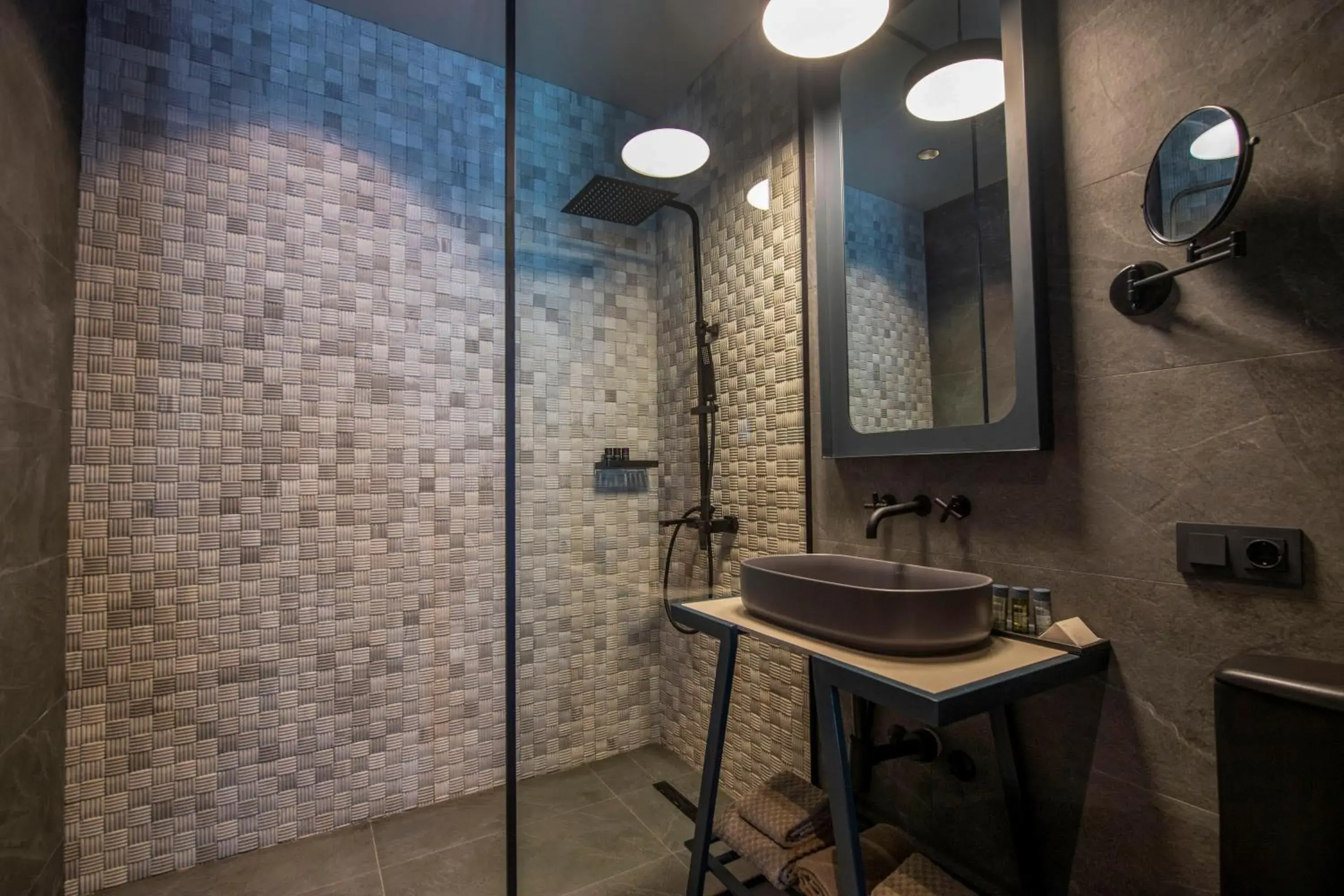 Superior Double or Twin Room with Terrace in Qarvasla Hotel Superior Double or Twin Room with Terrace in Qarvasla Hotel