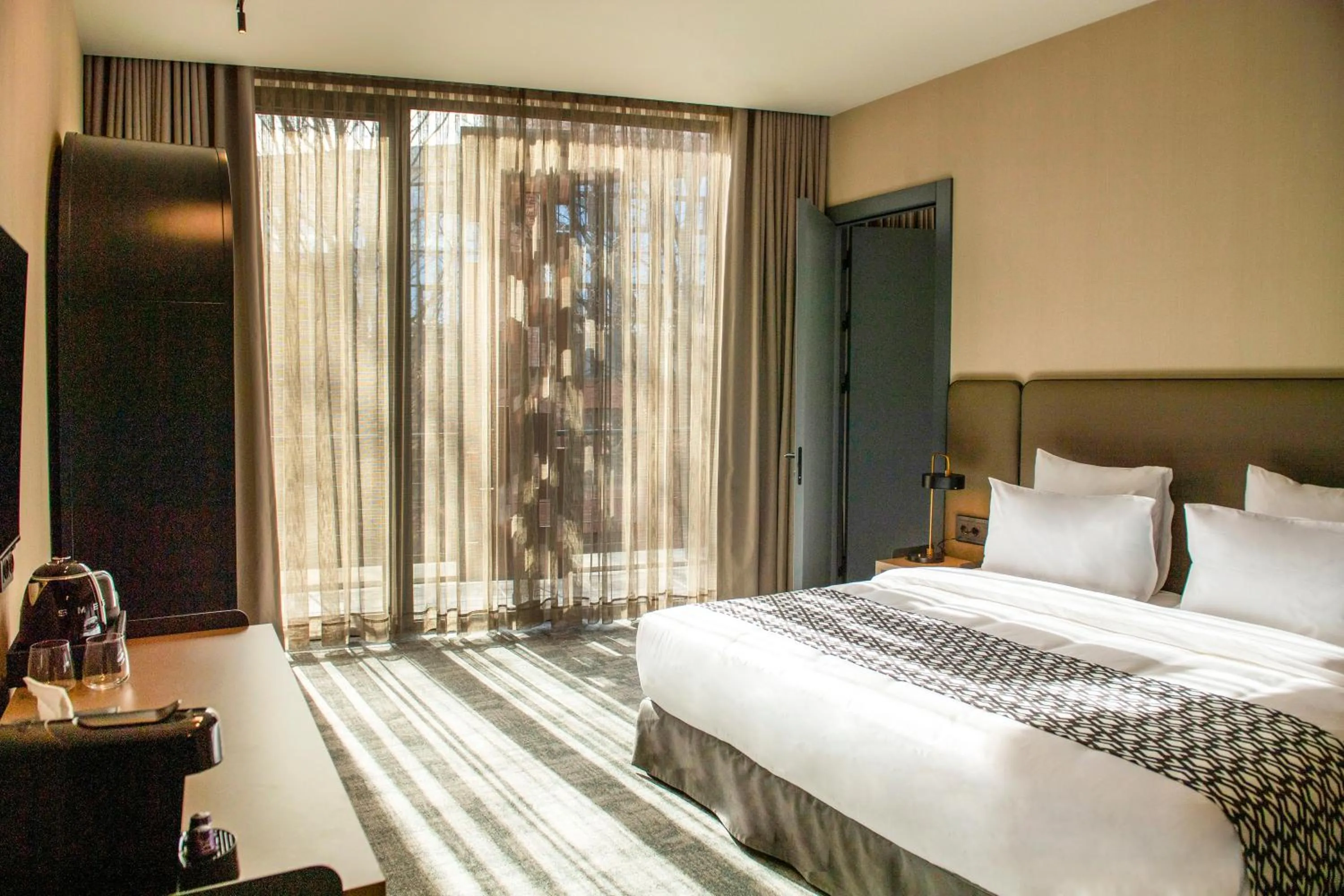 Photo of the whole room, Bed in Qarvasla Hotel