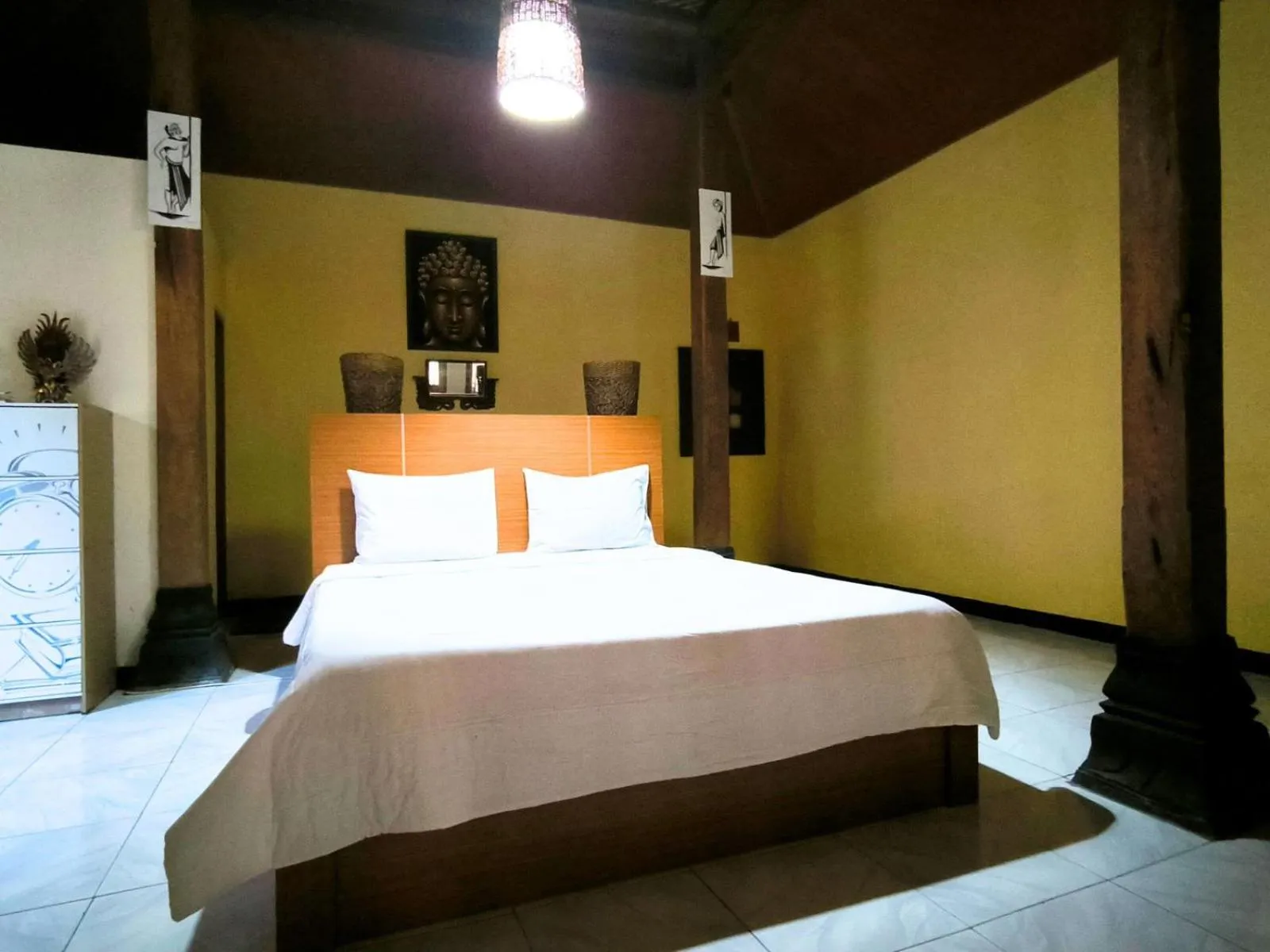 Bed in Villa Setumbu powered by Cocotel