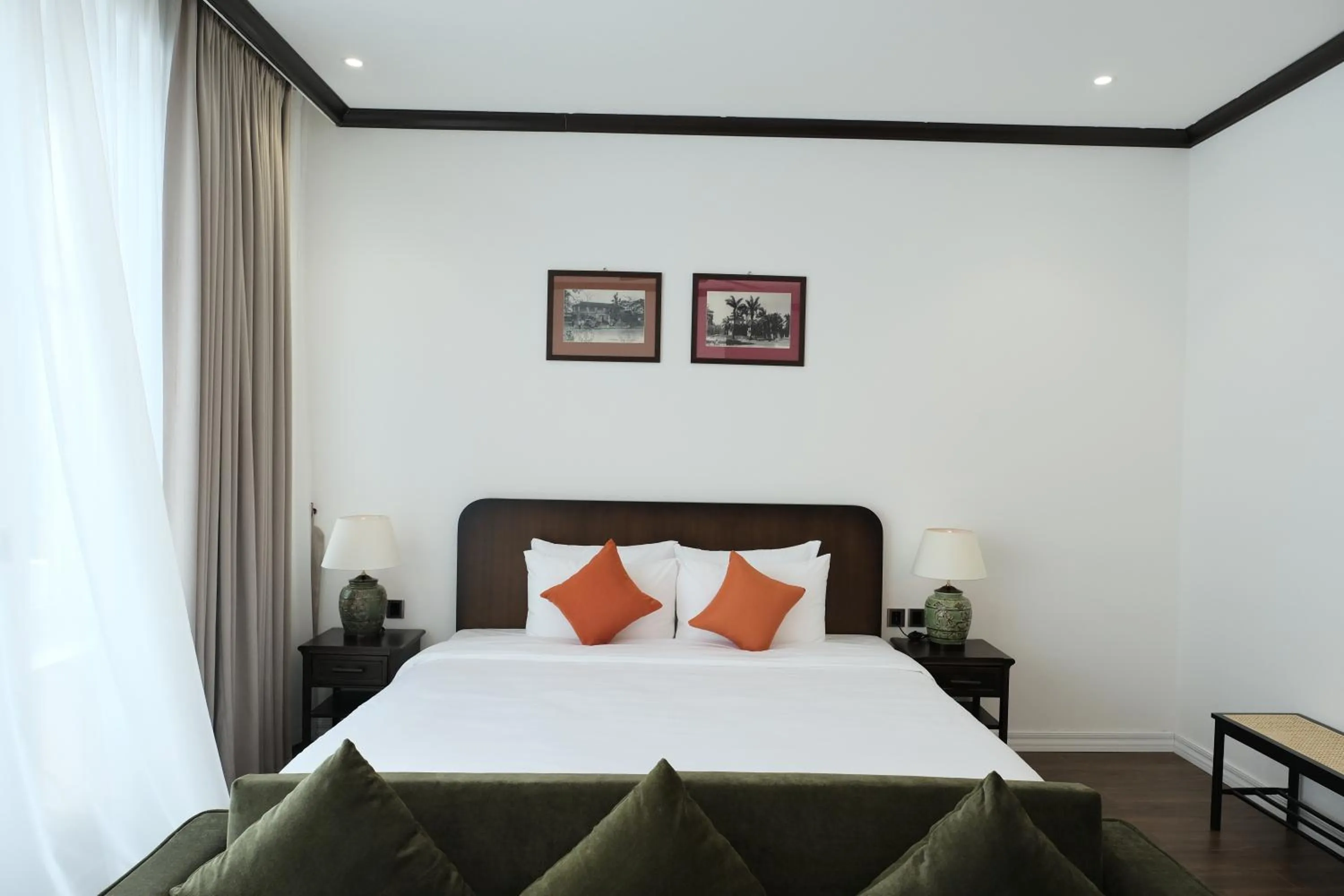 Bed in Paul Chabot Hotel