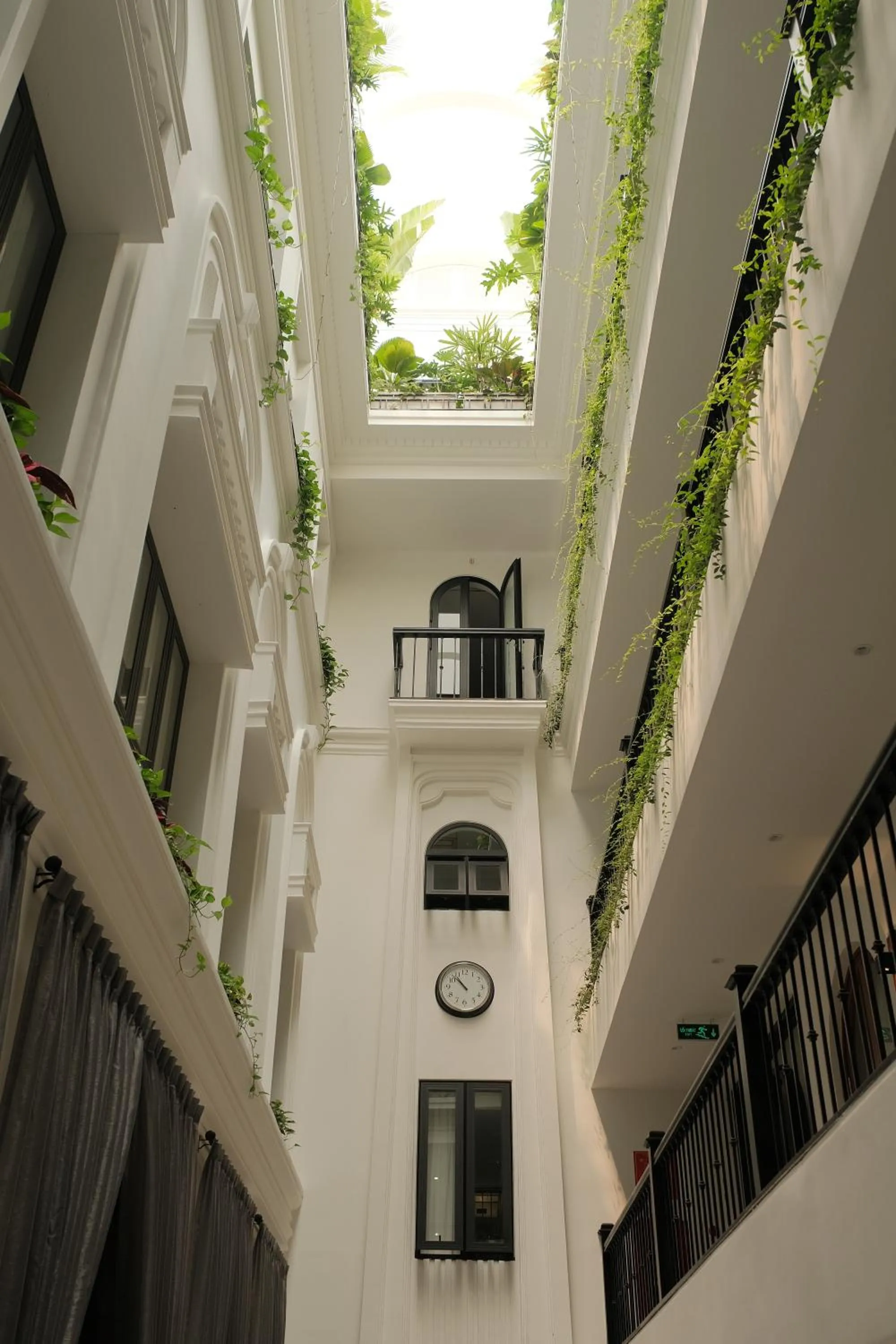 Property building in Paul Chabot Hotel