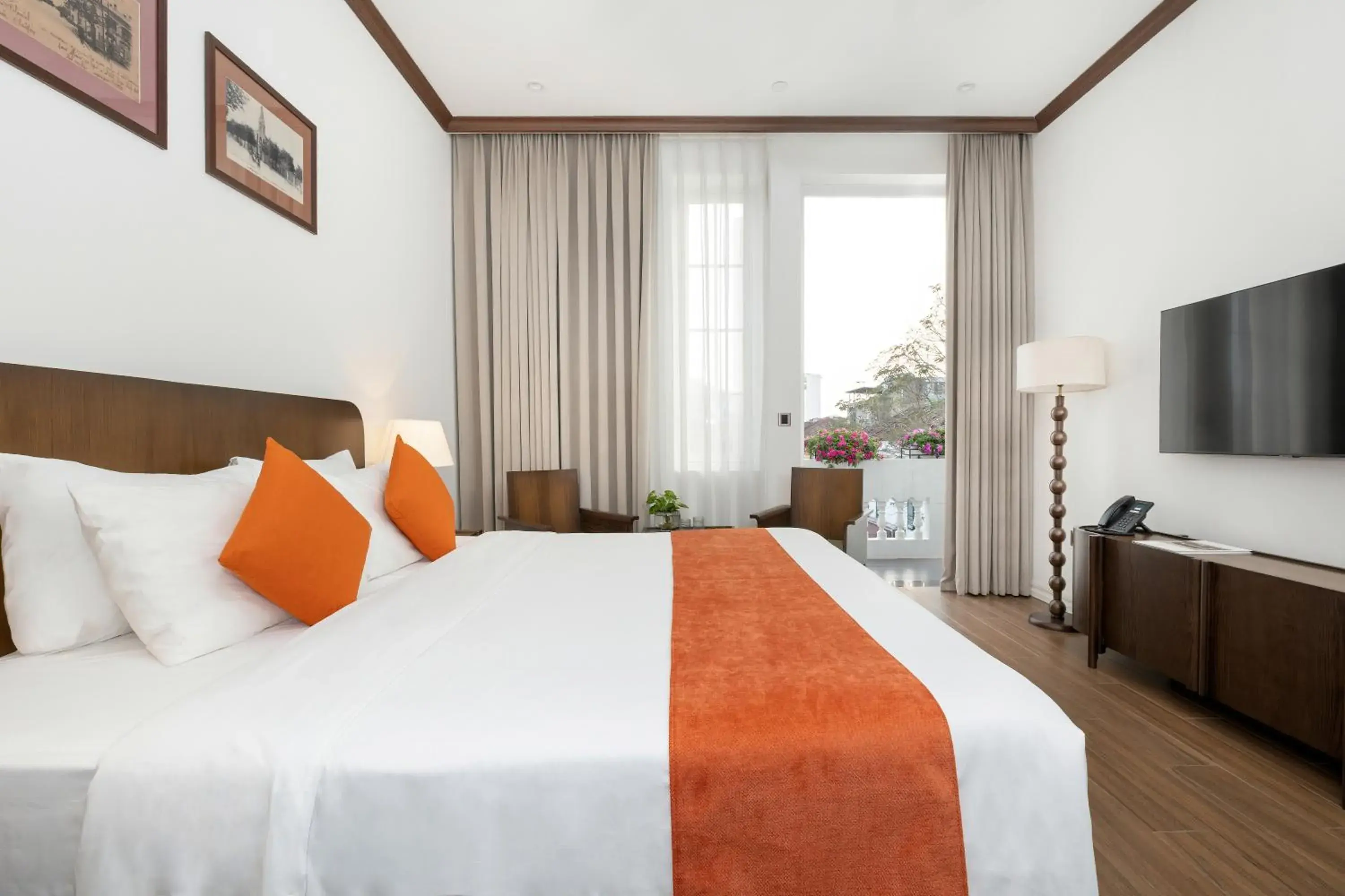 Bed in Paul Chabot Hotel Bed in Paul Chabot Hotel