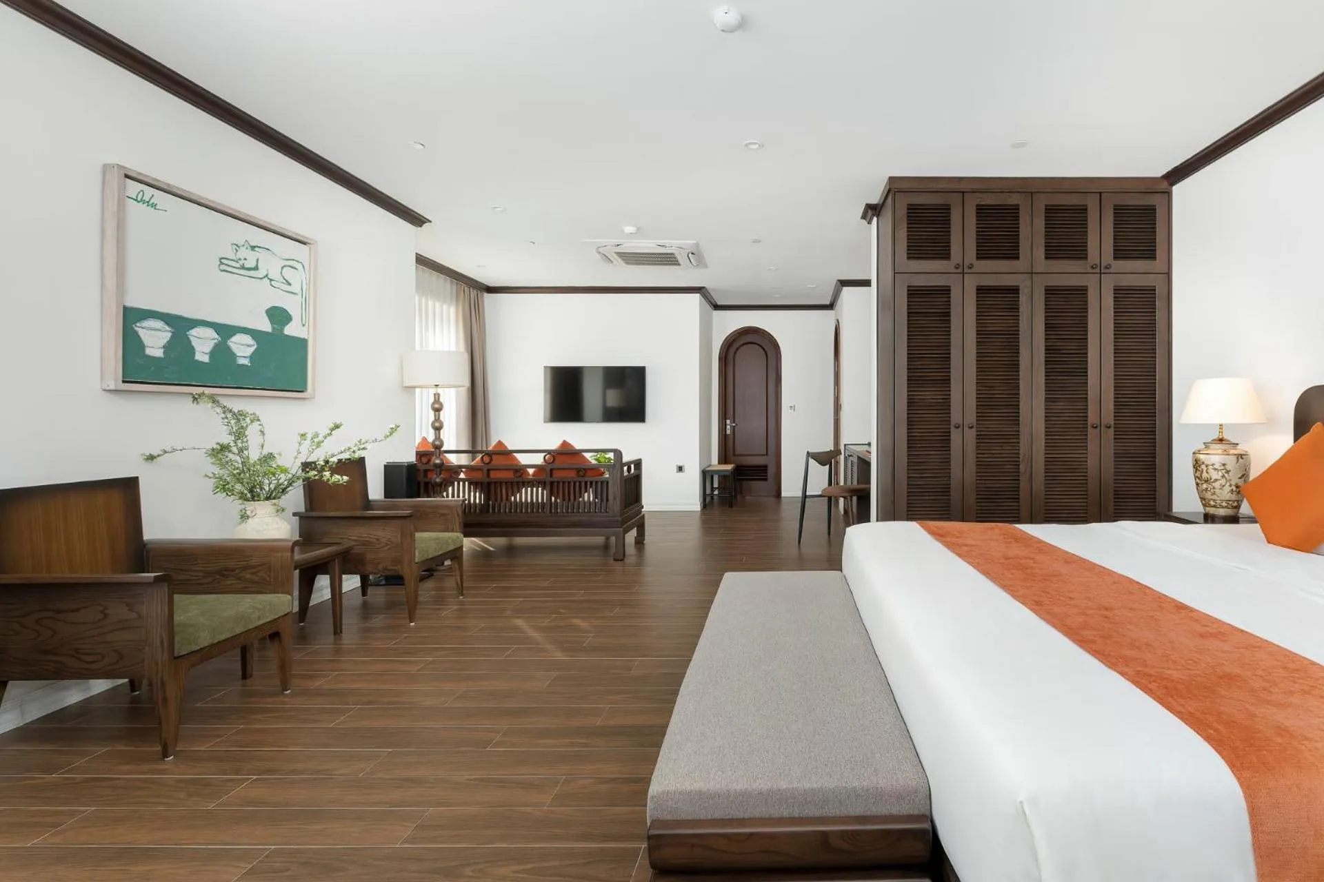 Bed in Paul Chabot Hotel