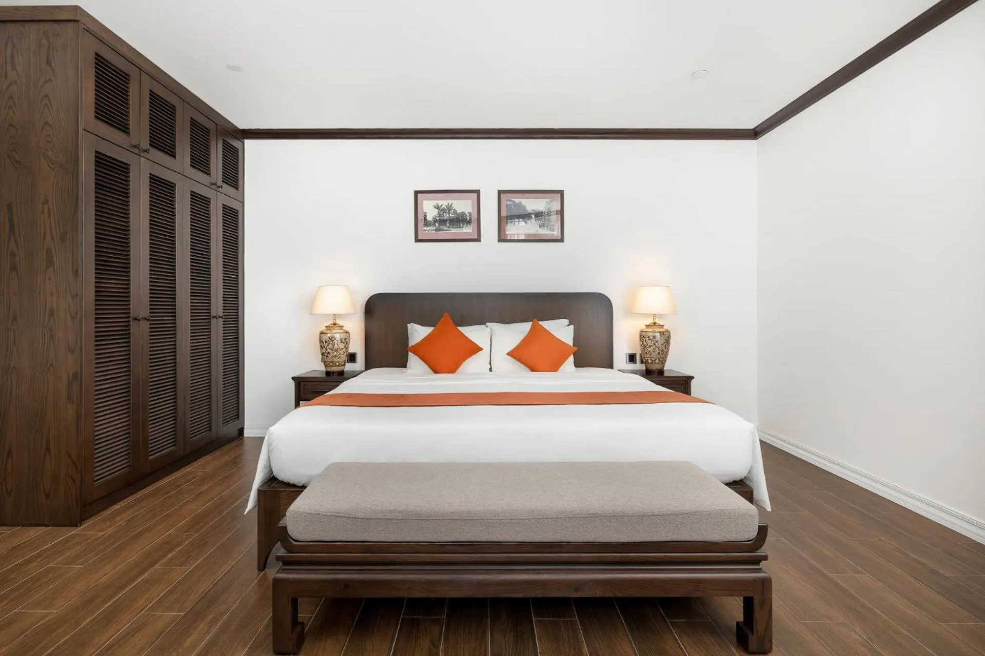 Bed in Paul Chabot Hotel