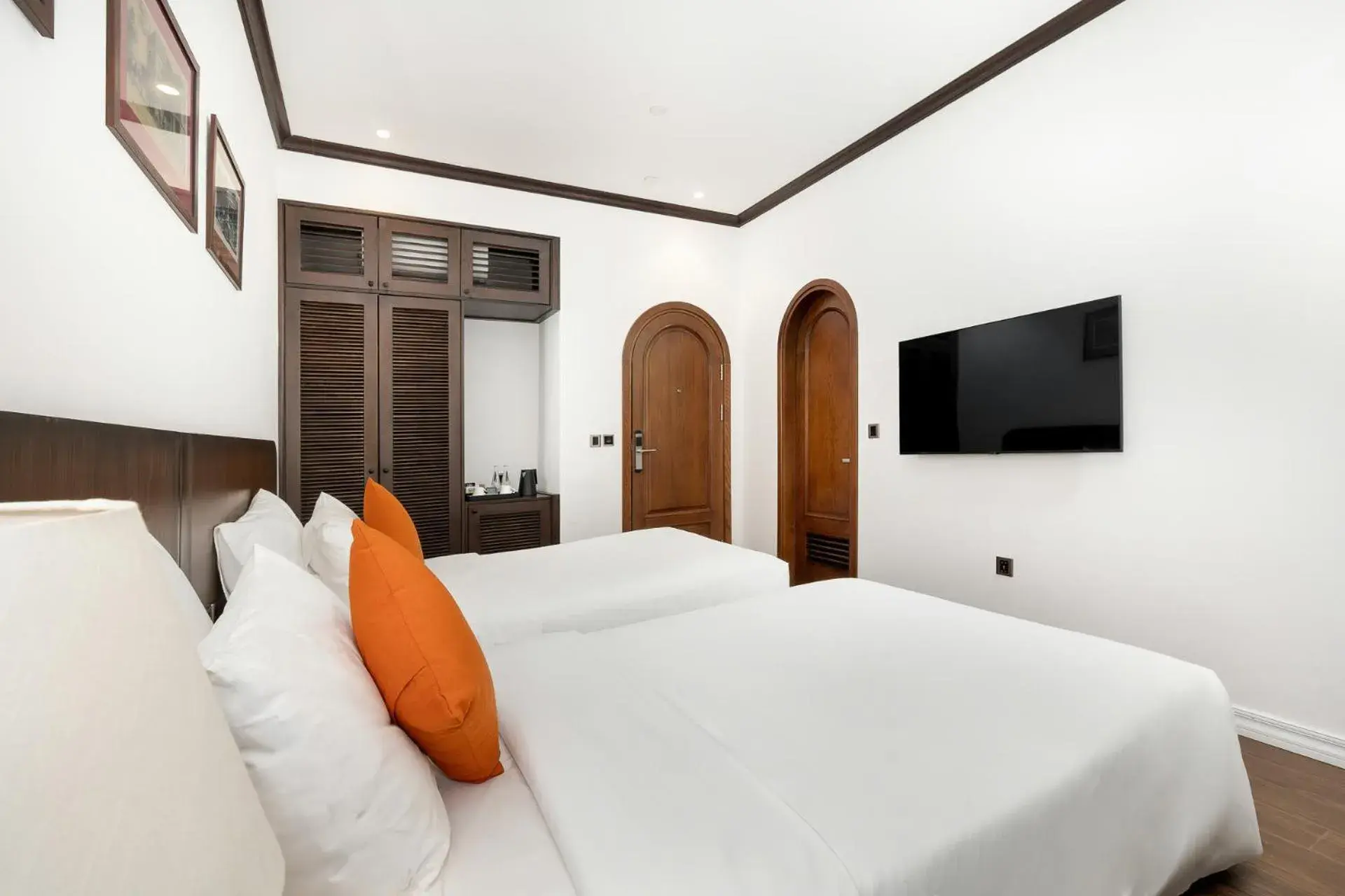 Bed in Paul Chabot Hotel Bed in Paul Chabot Hotel