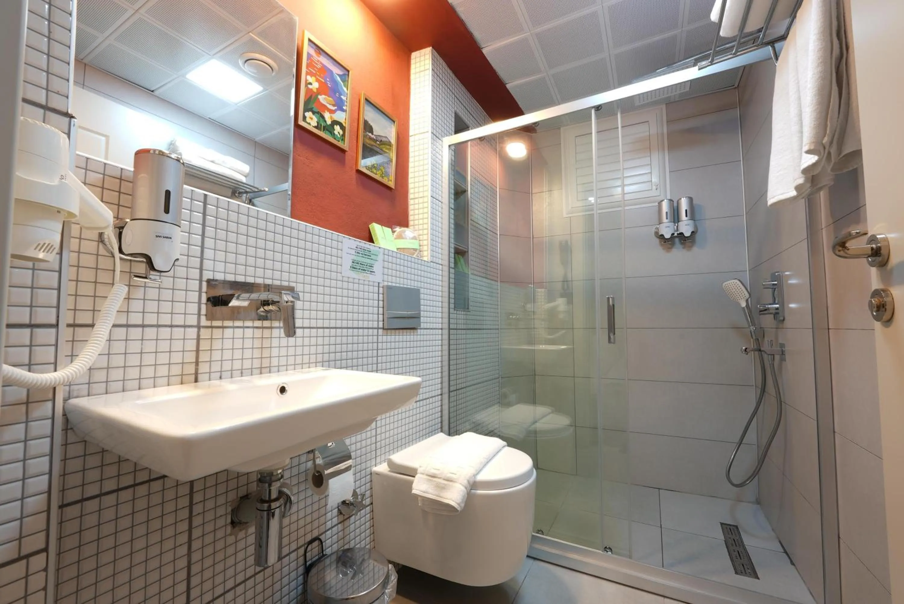 Shower in CARTİER LUXURY OTEL