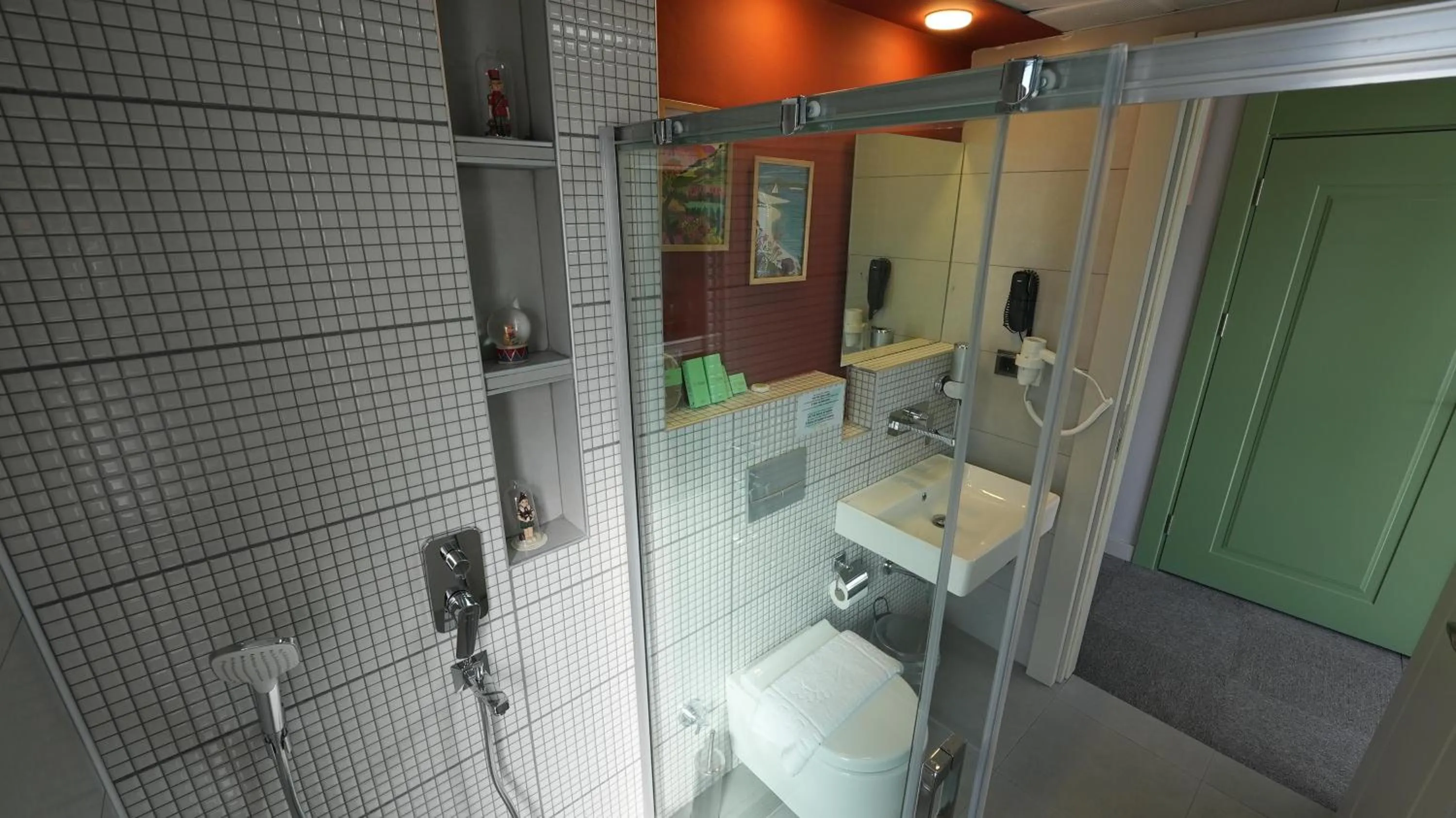 Shower in CARTİER LUXURY OTEL