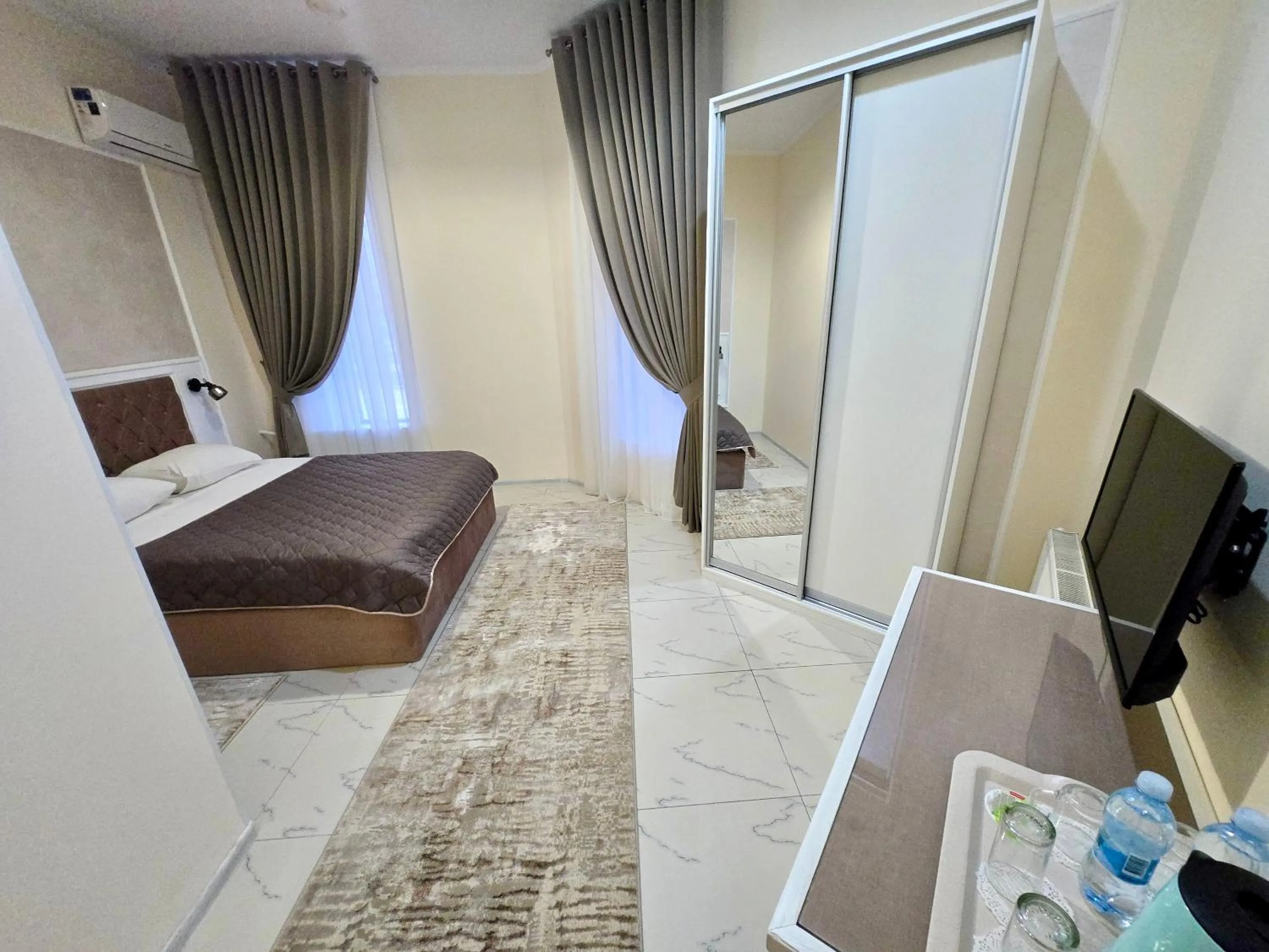 Mark Plaza Hotel