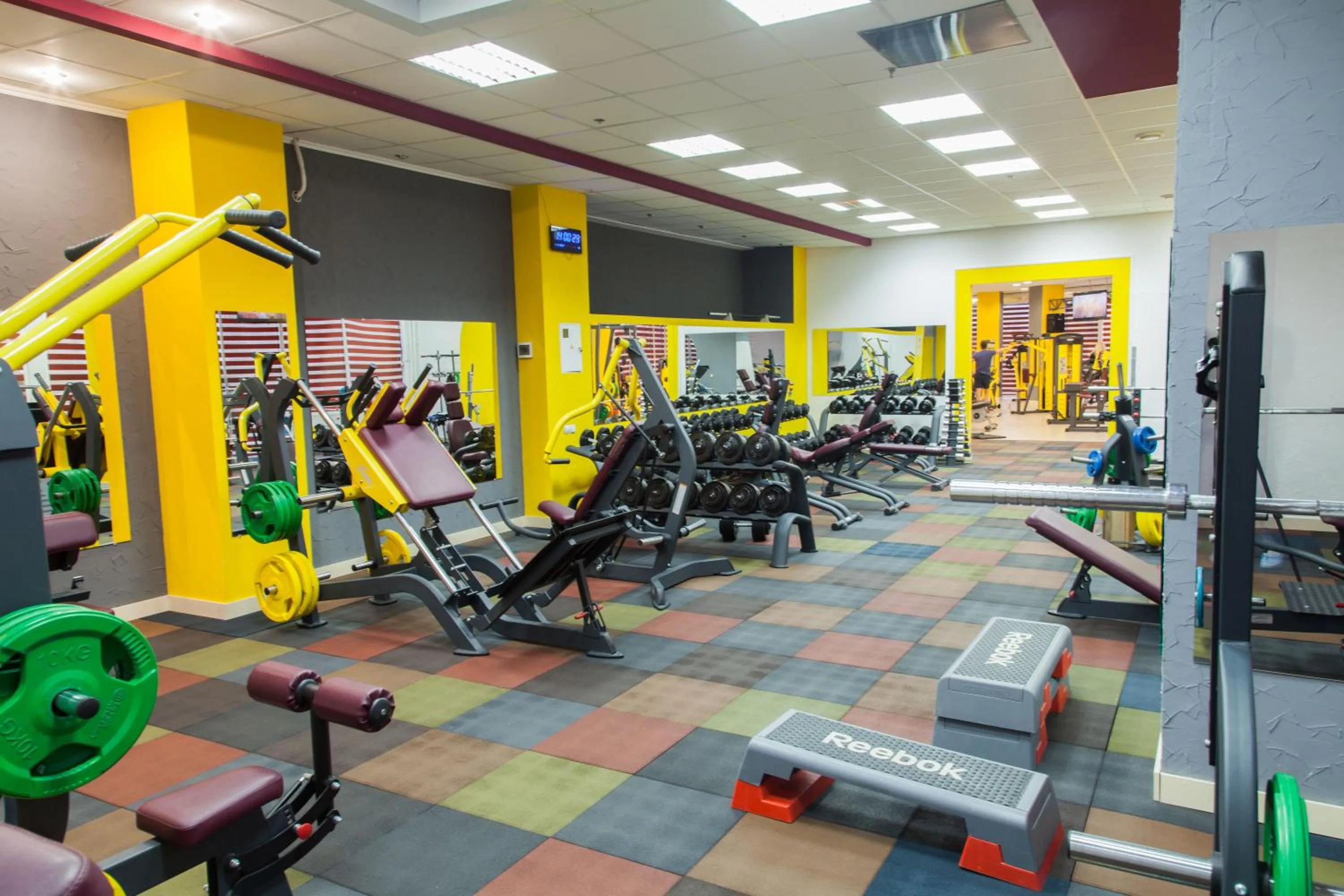 Fitness centre/facilities in Mark Plaza Hotel
