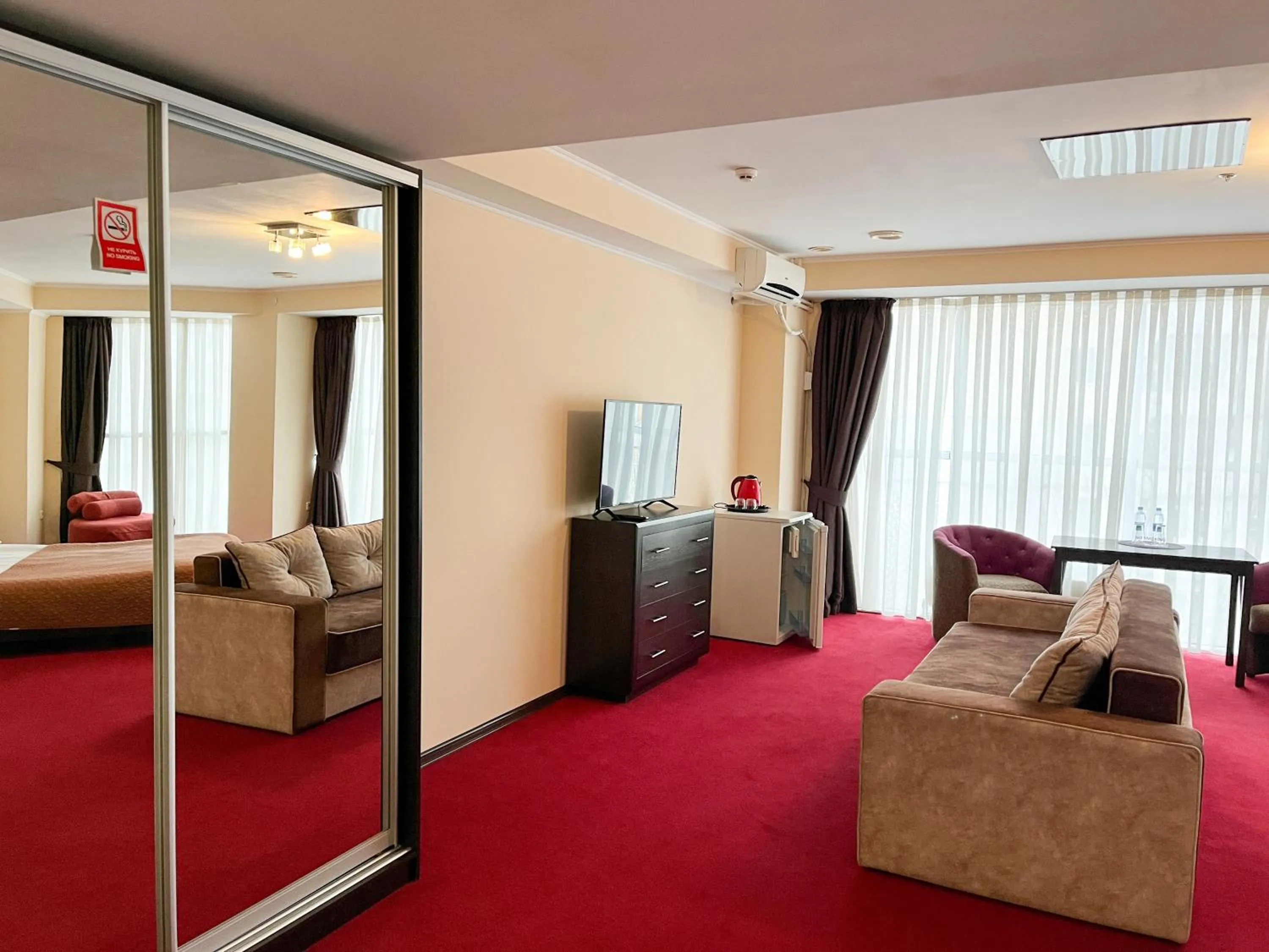 Mark Plaza Hotel