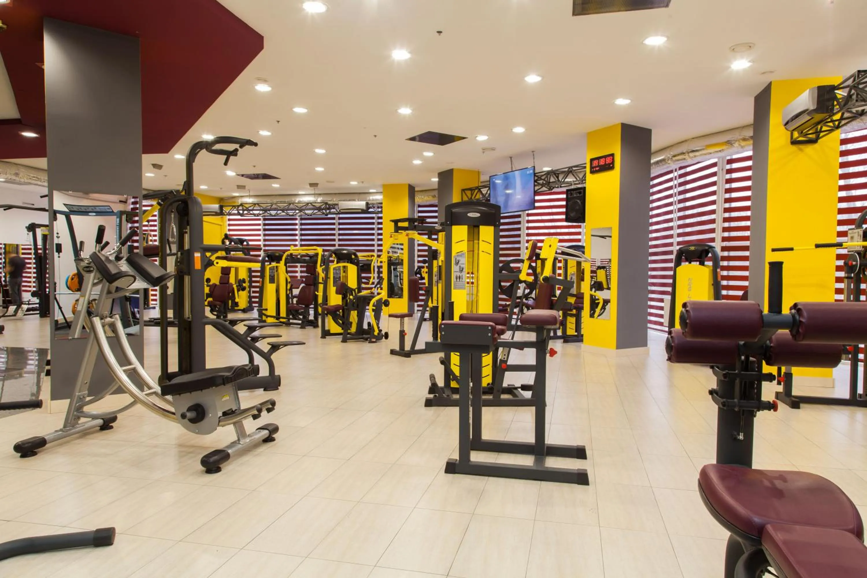 Fitness centre/facilities in Mark Plaza Hotel