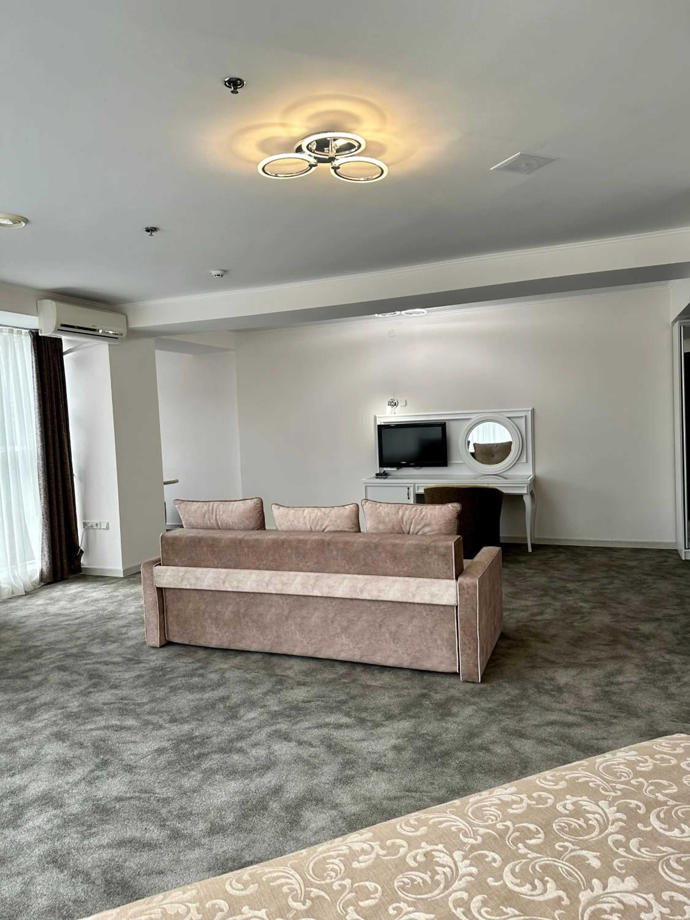 Mark Plaza Hotel