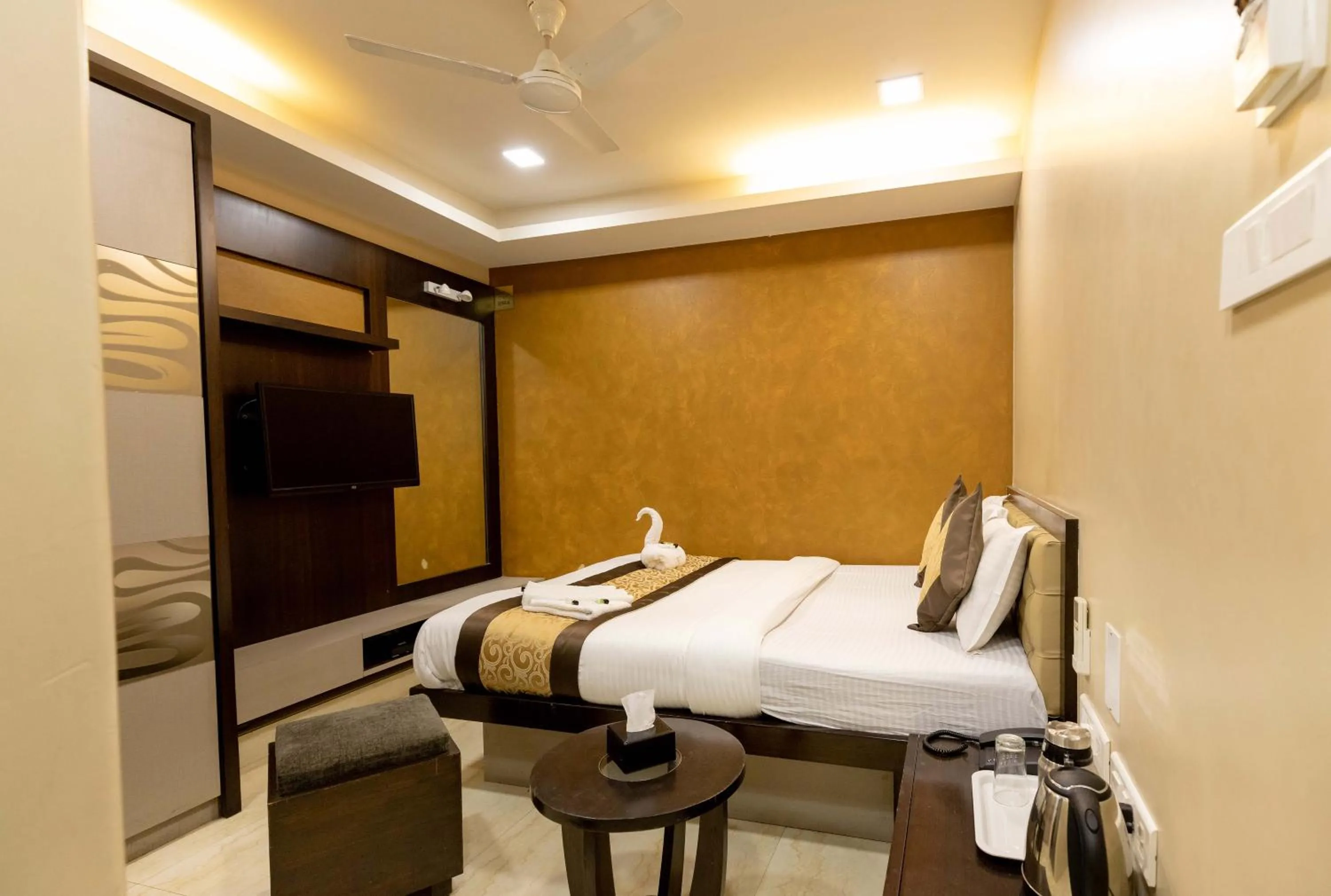 Execuive Double Room Taj View in The Majlis Hotel - Colaba Mumbai
