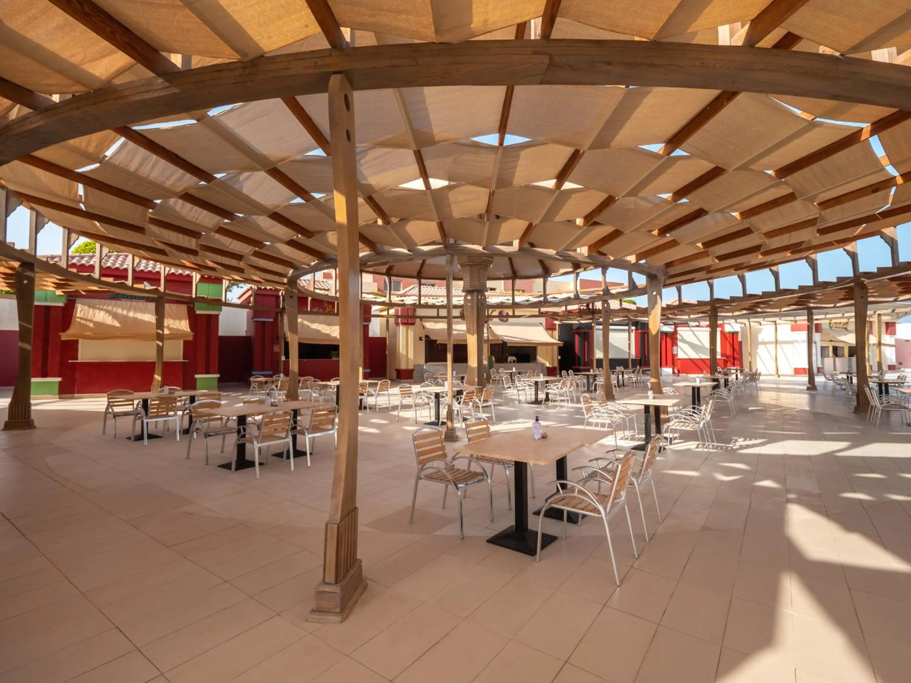 Food and drinks in Serenity Alma Heights - Ex Serenity Fun City