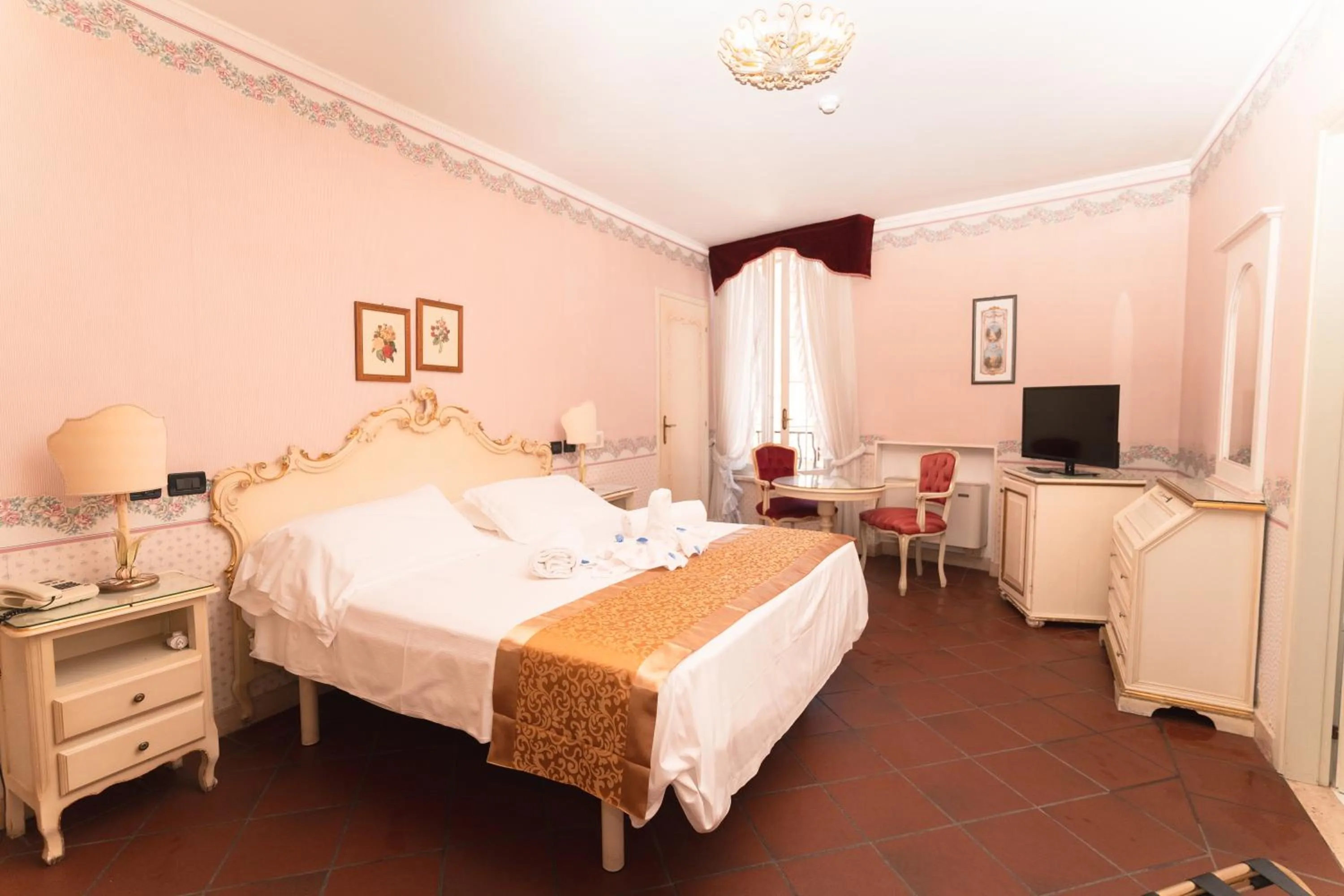 Photo of the whole room, Bed in Hotel & SPA Duchessa Isabella Collection by GSA Hotels