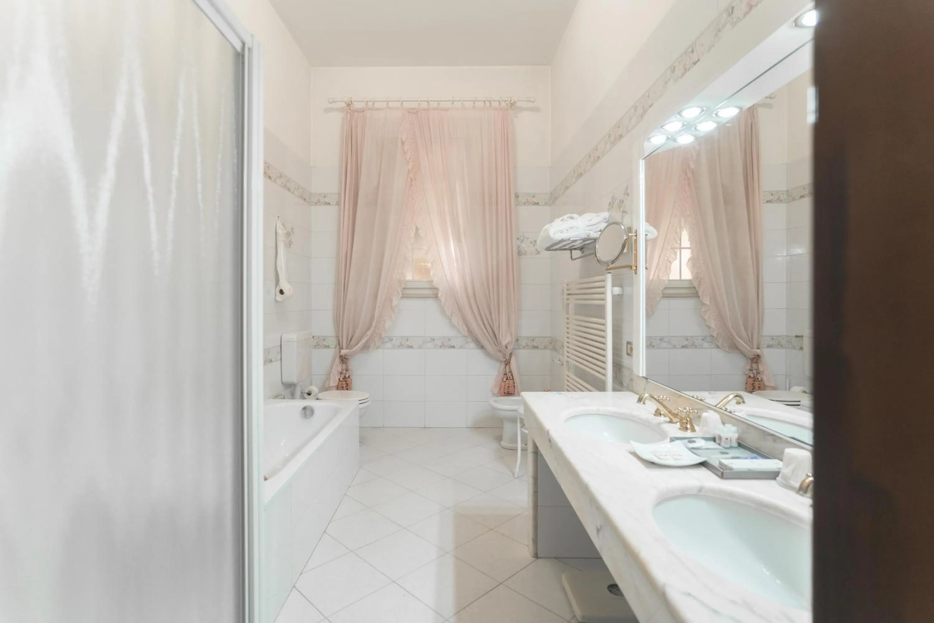 Bathroom in Hotel & SPA Duchessa Isabella Collection by GSA Hotels