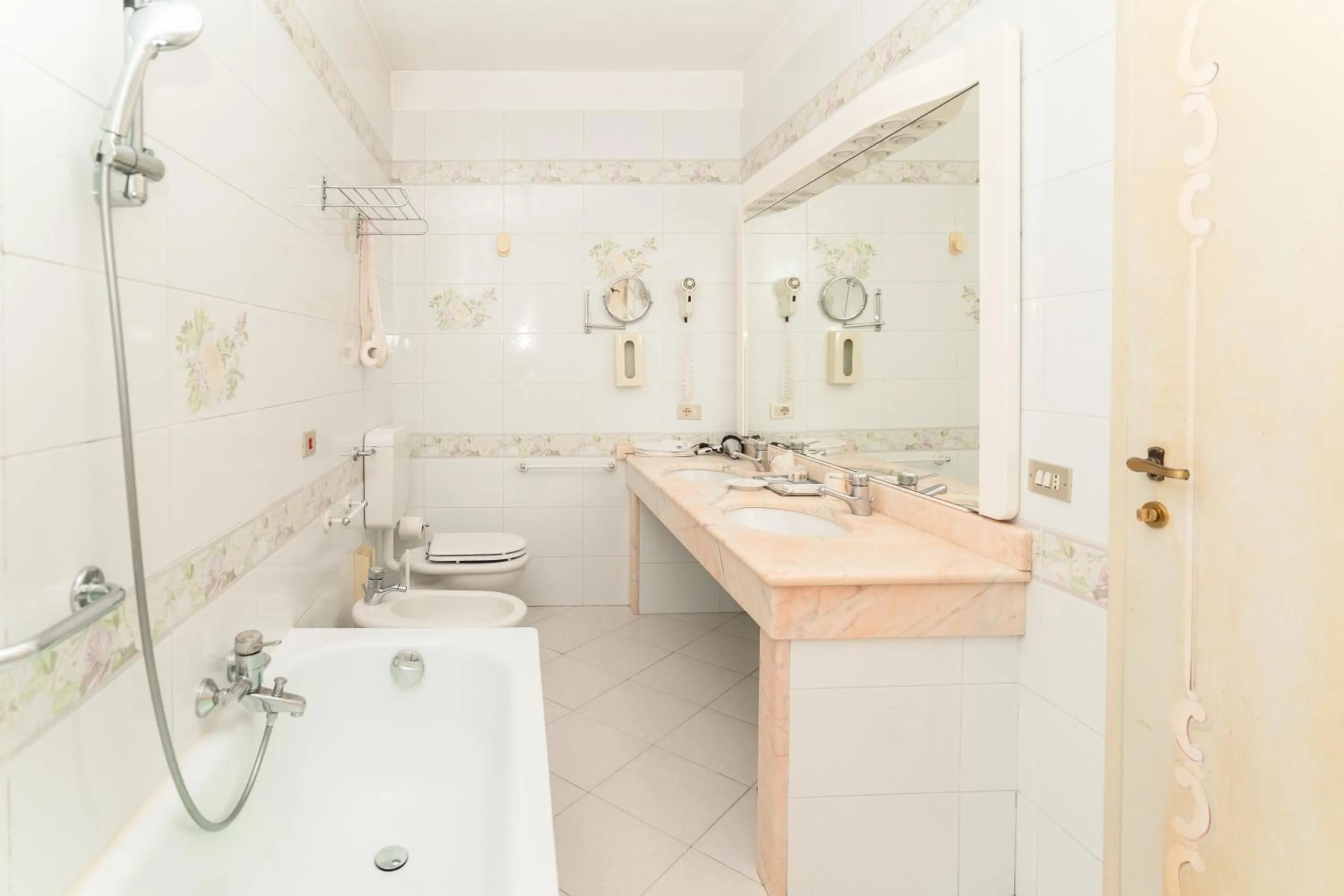 Shower in Hotel & SPA Duchessa Isabella Collection by GSA Hotels