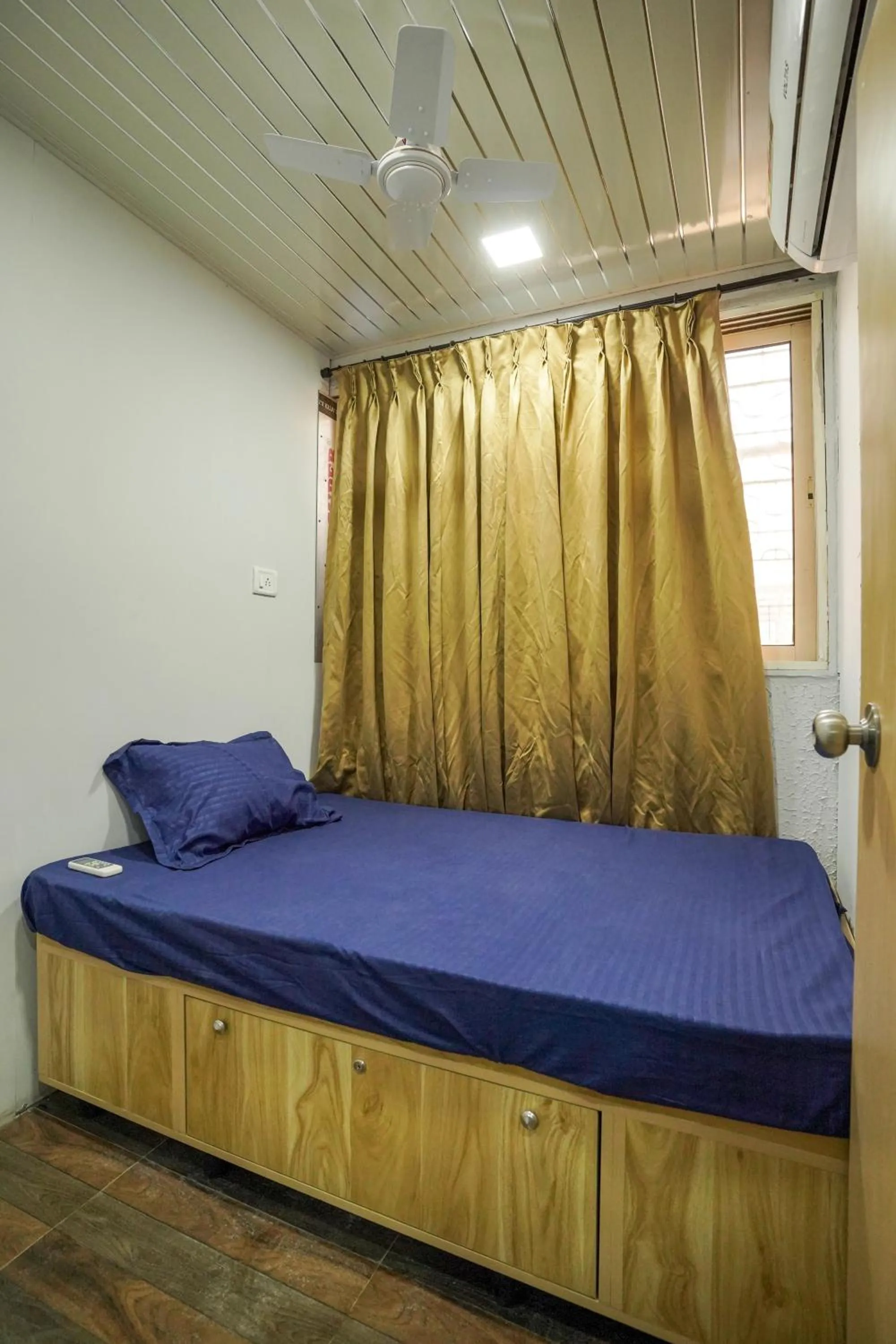 Bed in ZEST STAYS 1054-ANDHERI WEST