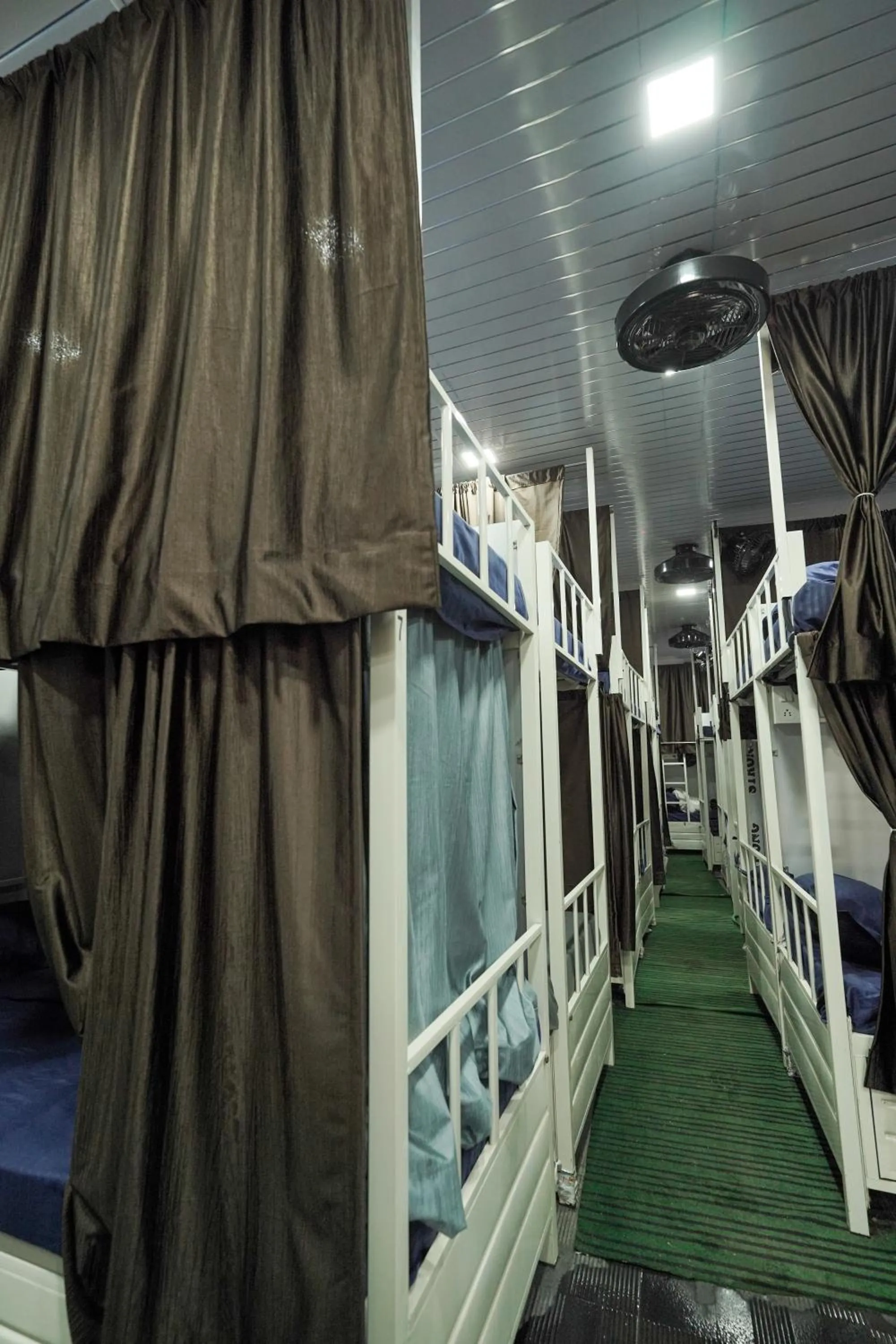 bunk bed in ZEST STAYS 1054-ANDHERI WEST