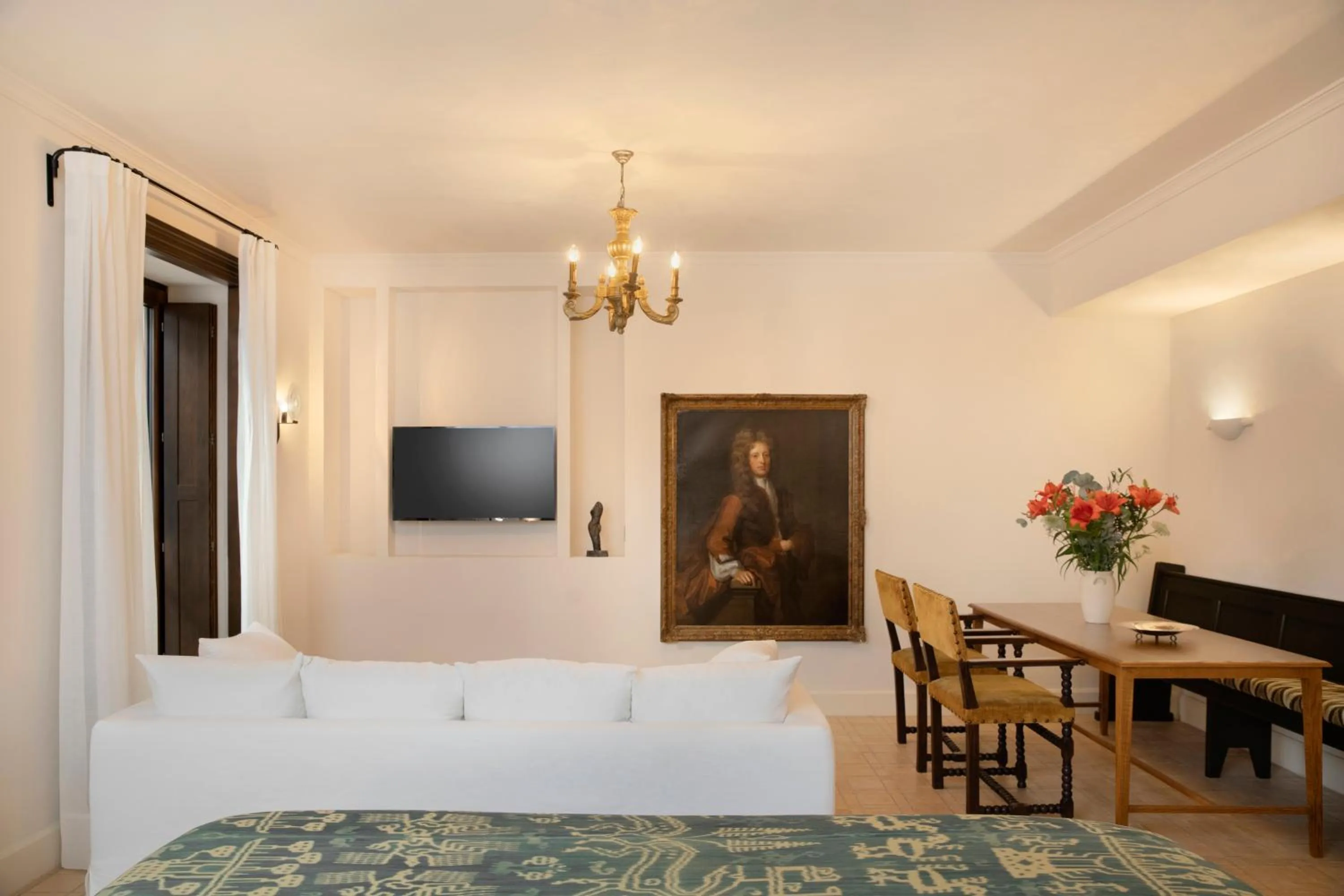 Communal lounge/ TV room, Bed in Portella Palma