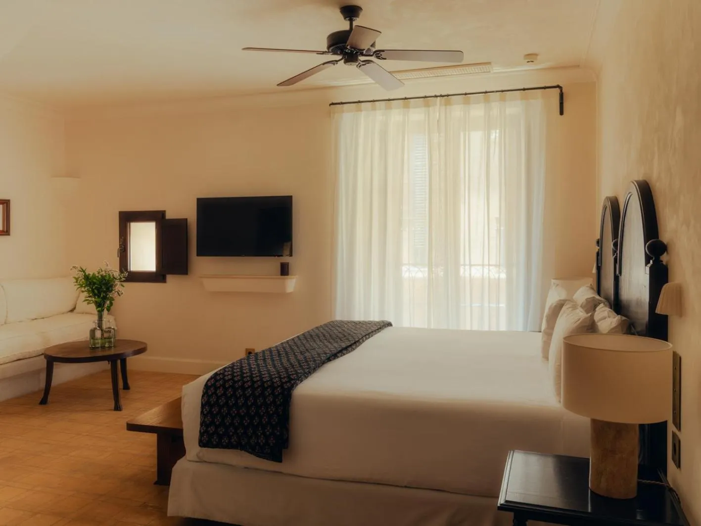 Photo of the whole room, Bed in Portella Palma