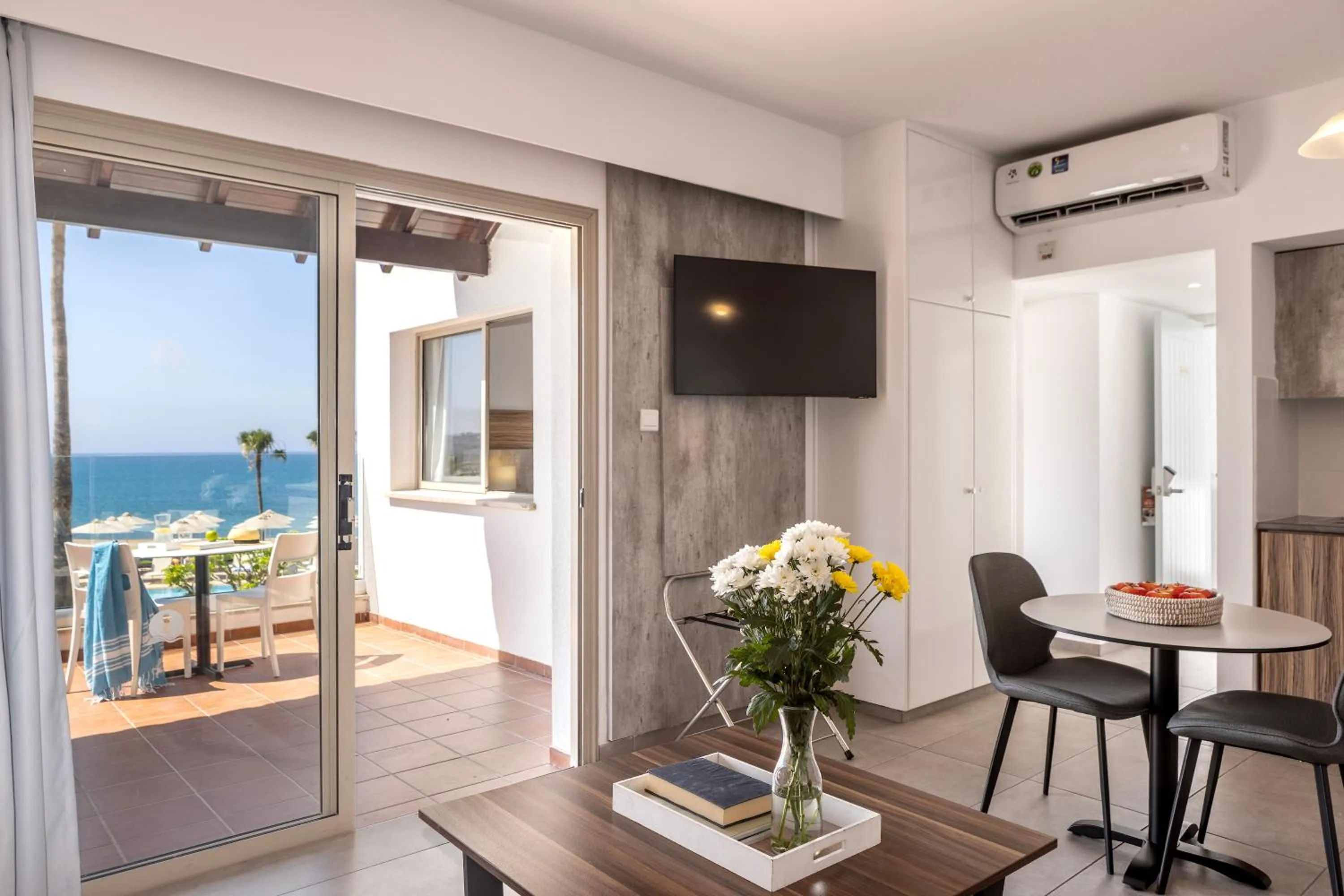 Bedroom in Kapetanios Aqua Resort