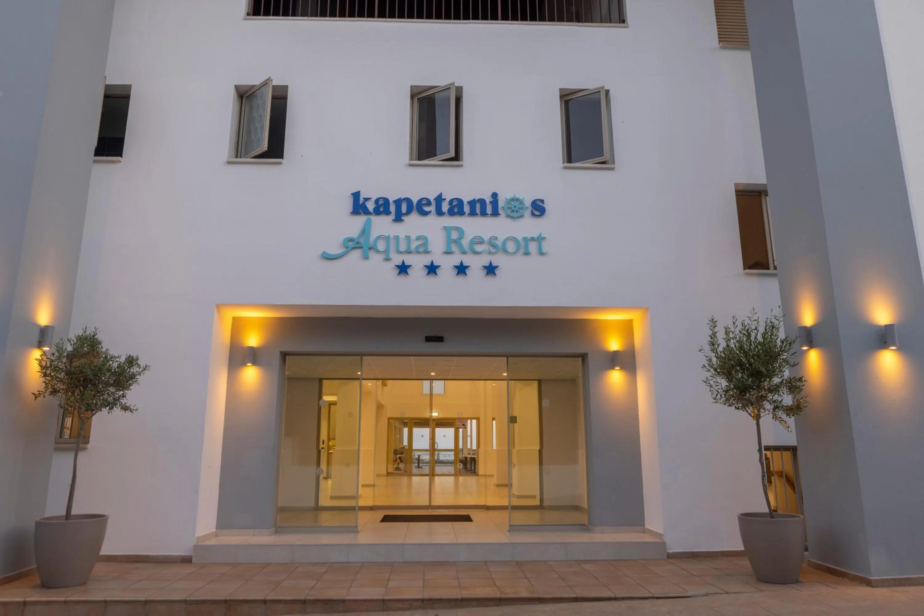 Facade/entrance in Kapetanios Aqua Resort