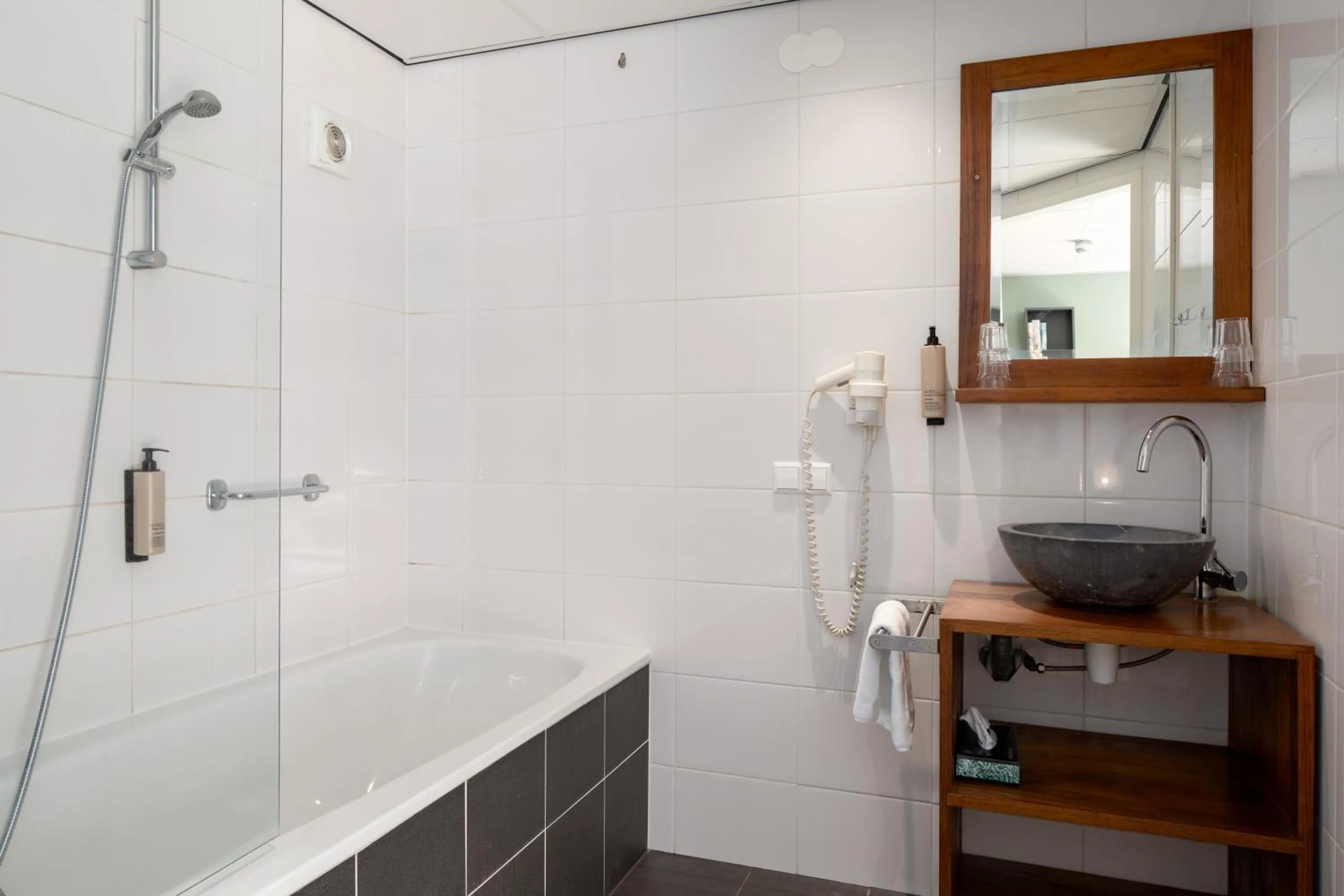 Bathroom in Hotel de Korenwolf