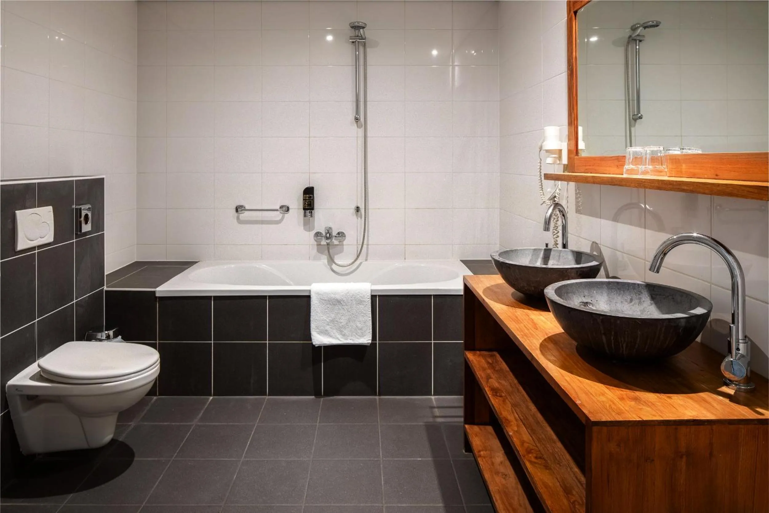 Shower in Hotel de Korenwolf