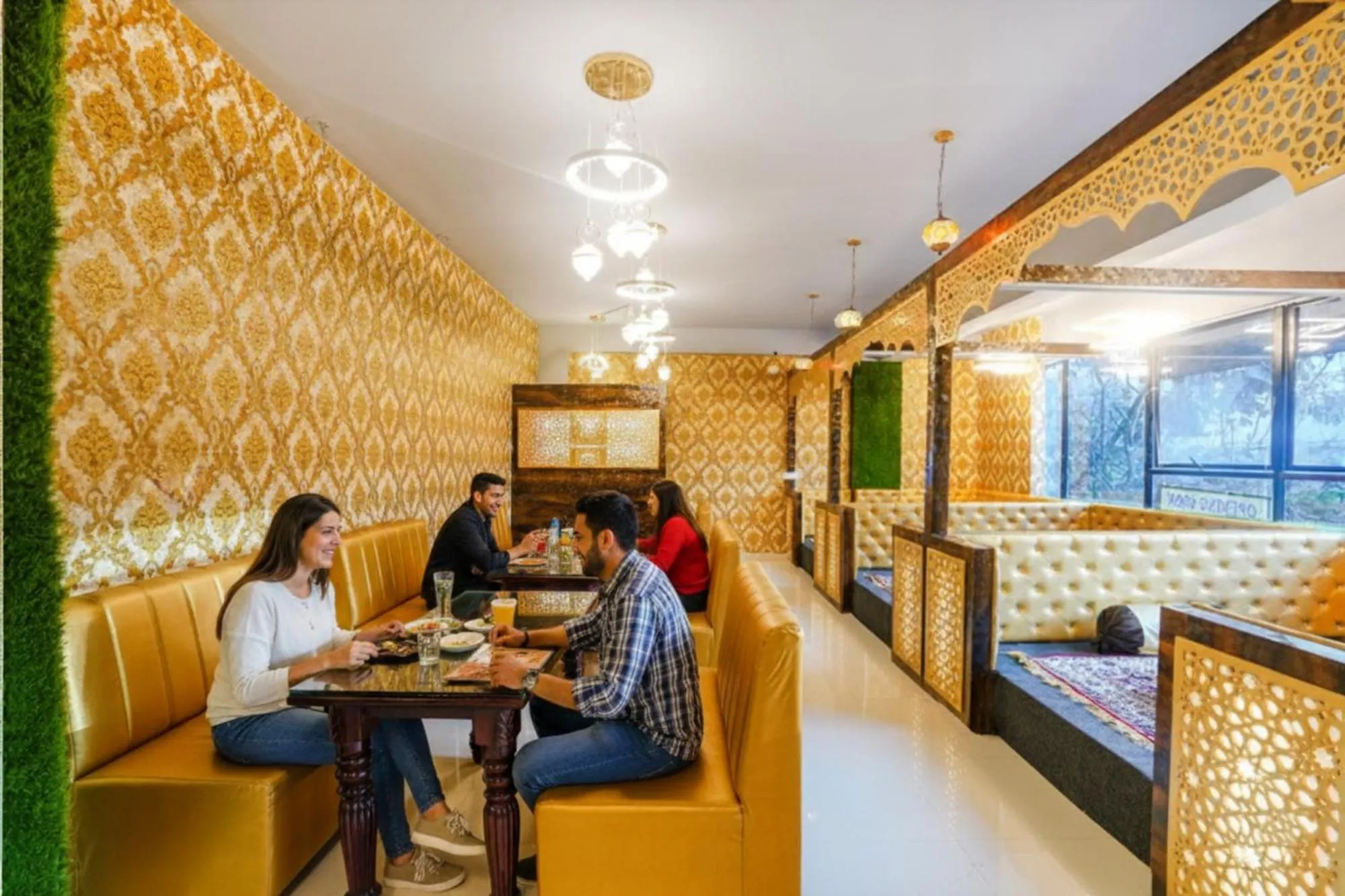 Restaurant/places to eat in FabHotel Grand Broholic - Nr Hitech City