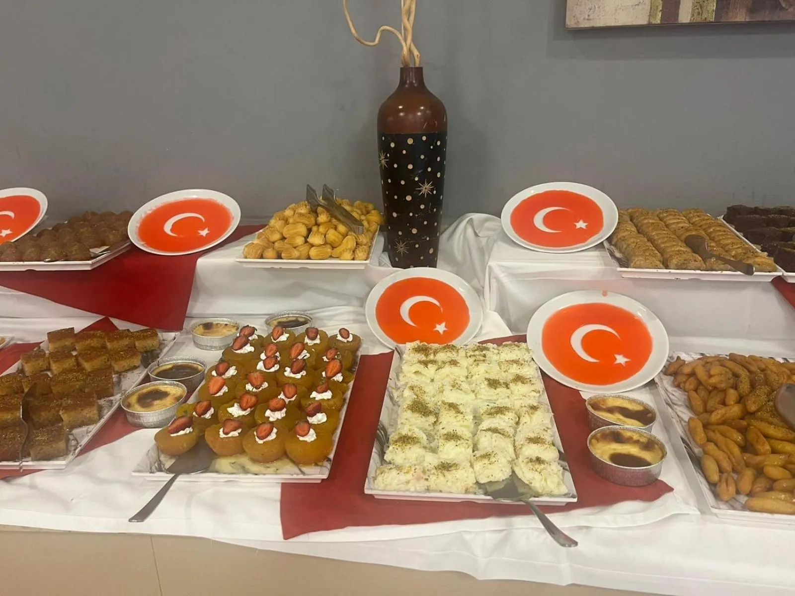 Restaurant/places to eat in Elamir Resort Hotel