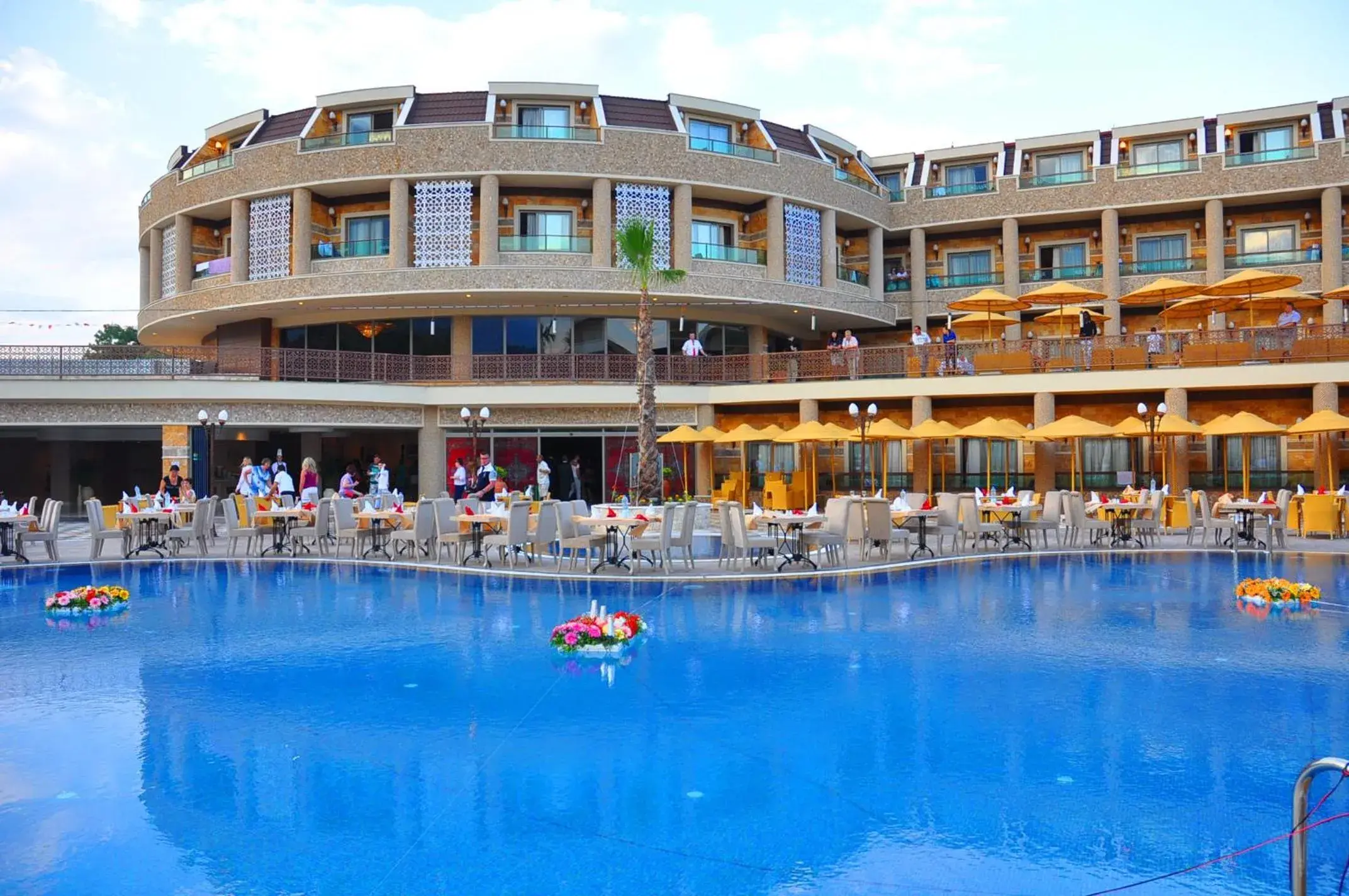 Swimming Pool in Elamir Resort Hotel