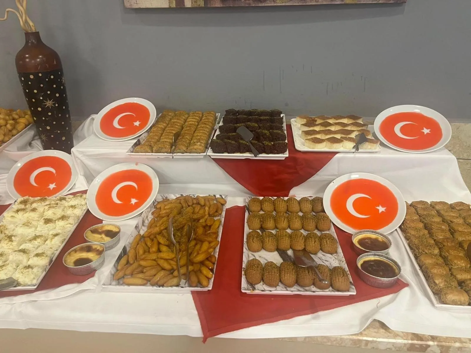 Restaurant/places to eat in Elamir Resort Hotel