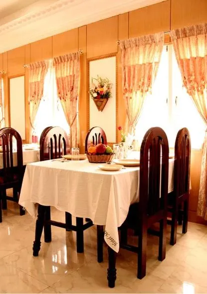 Restaurant/places to eat in Hotel Mount View