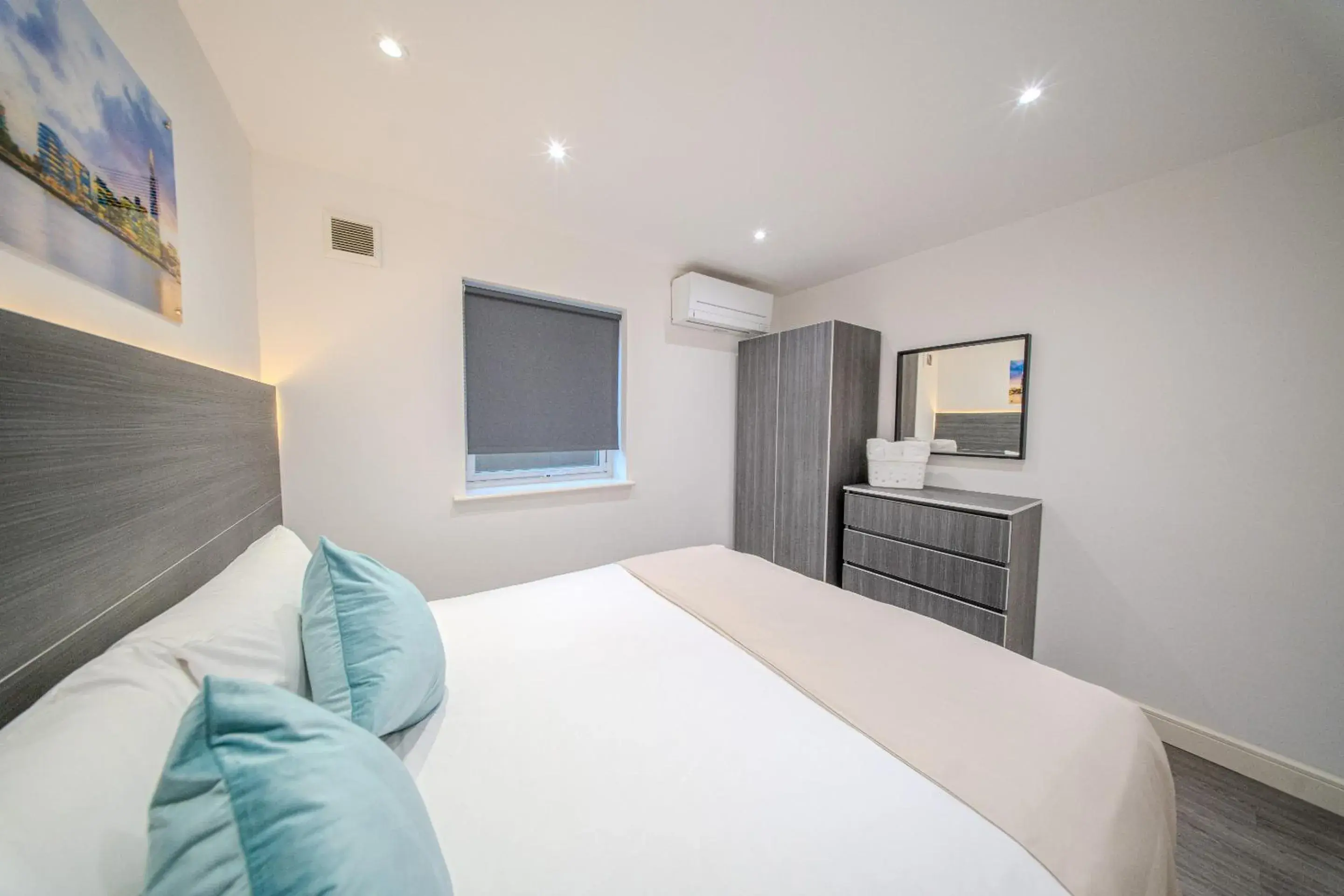 Bedroom, Bed in Ilford Luxury Apartments Bedroom, Bed in Ilford Luxury Apartments