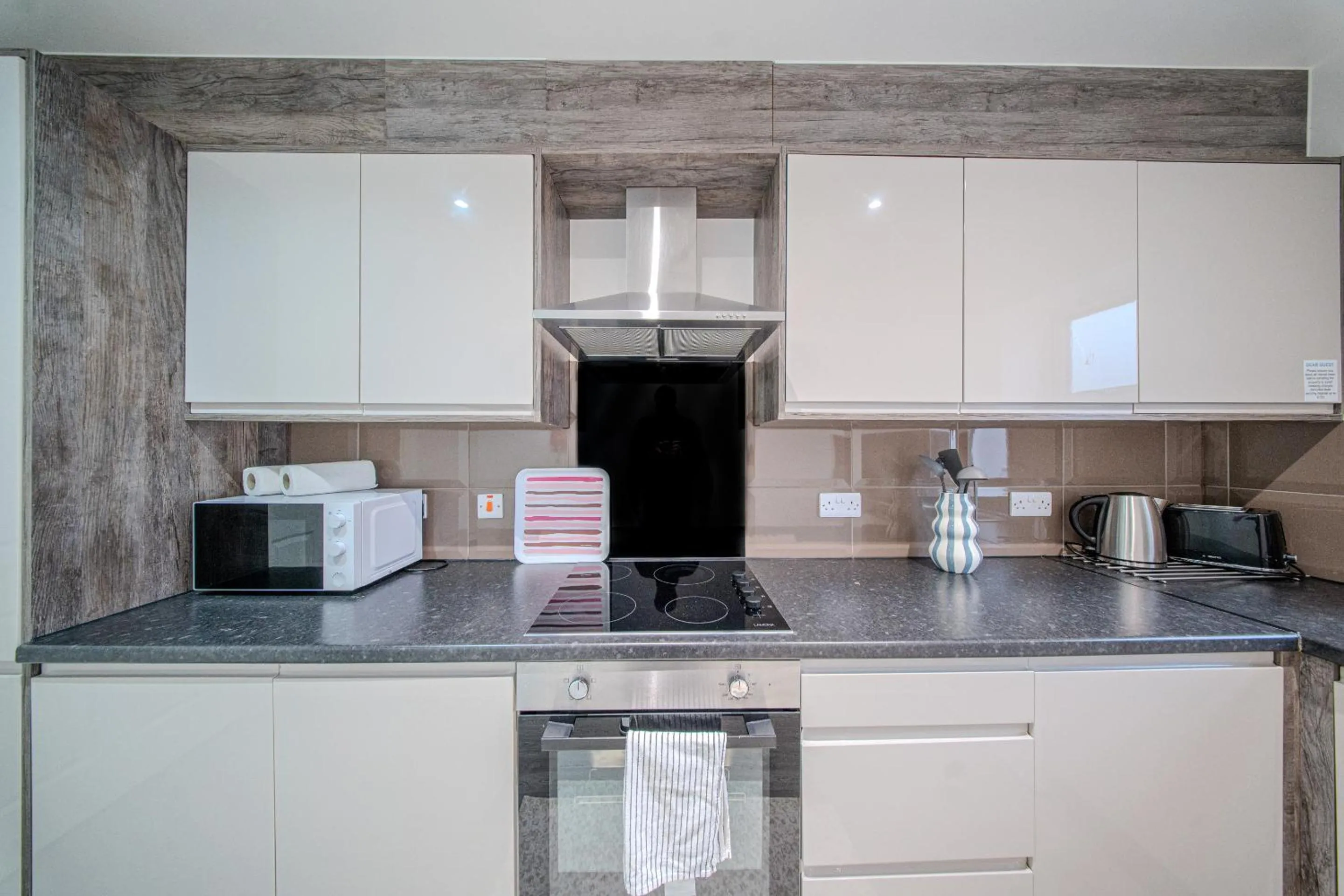 Kitchen or kitchenette in Ilford Luxury Apartments