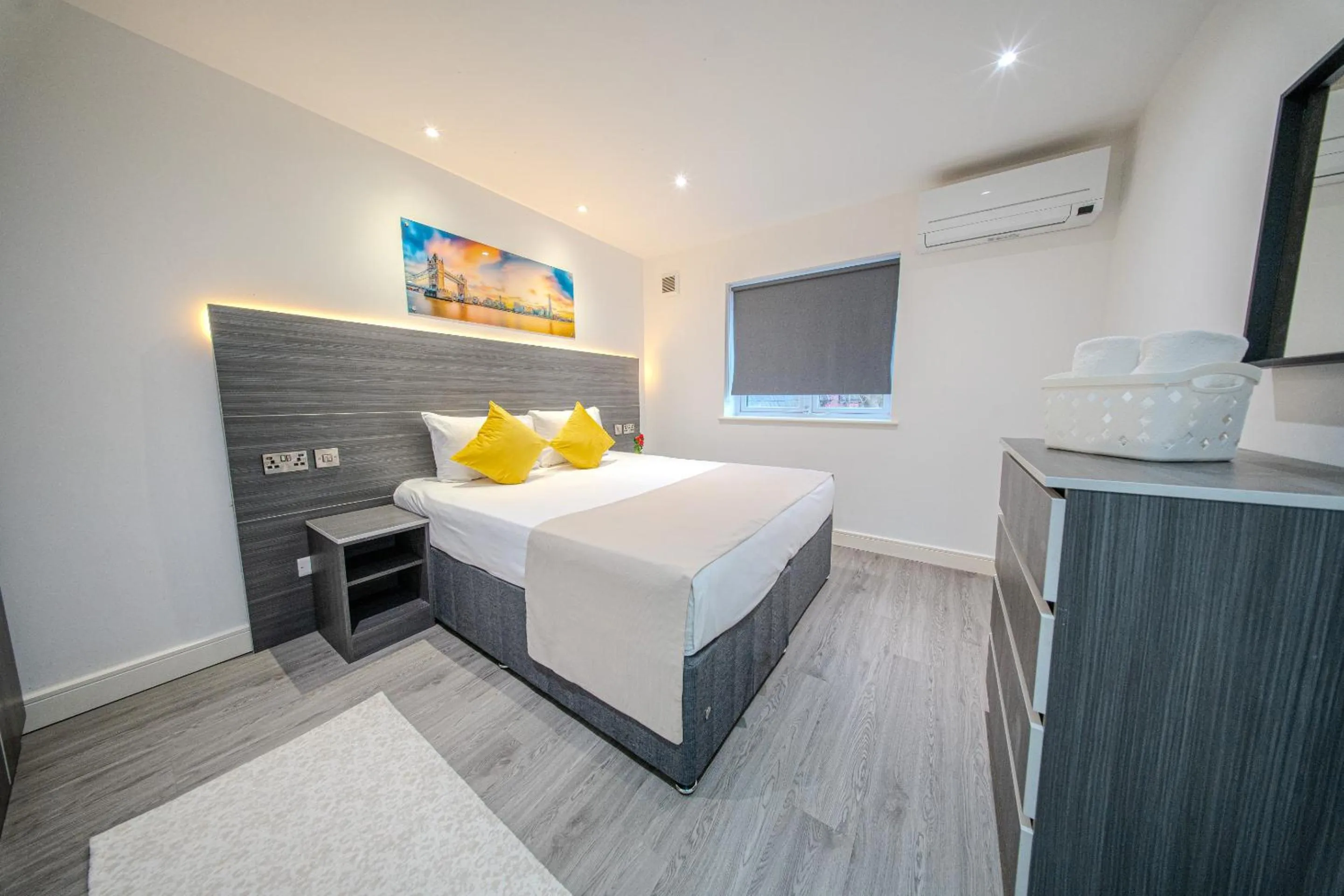 Bedroom, Bed in Ilford Luxury Apartments