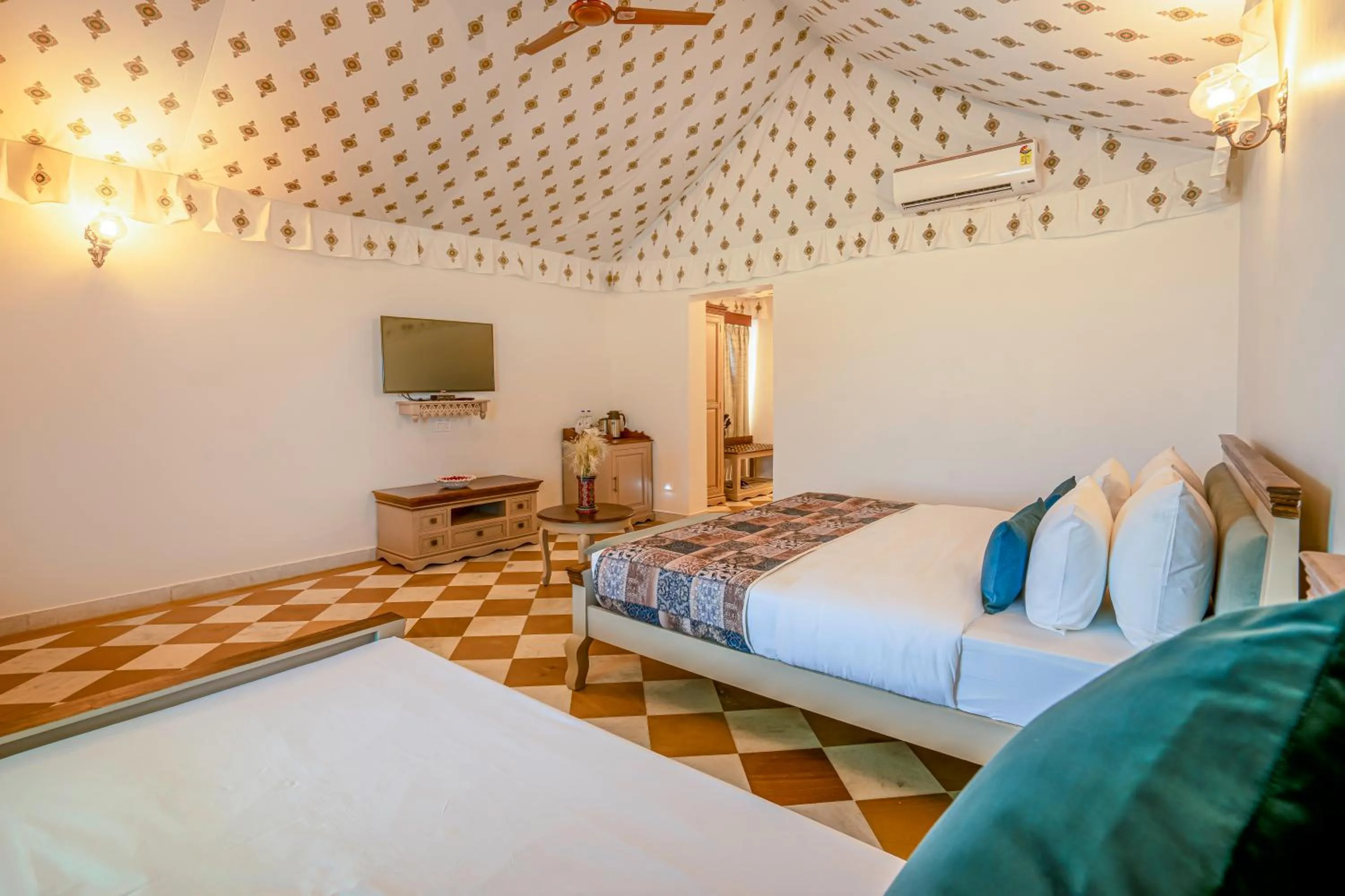 Bedroom, Bed in Marugarh Camp and Resort Jaisalmer
