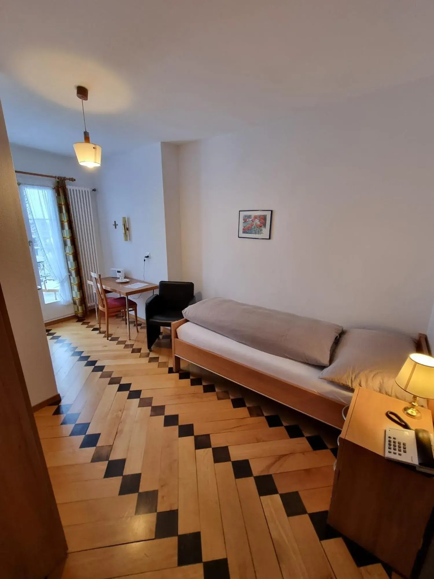 Budget Single Room with Shared Bathroom - single occupancy in Hotel St. Josefshaus Engelberg Budget Single Room with Shared Bathroom - single occupancy in Hotel St. Josefshaus Engelberg