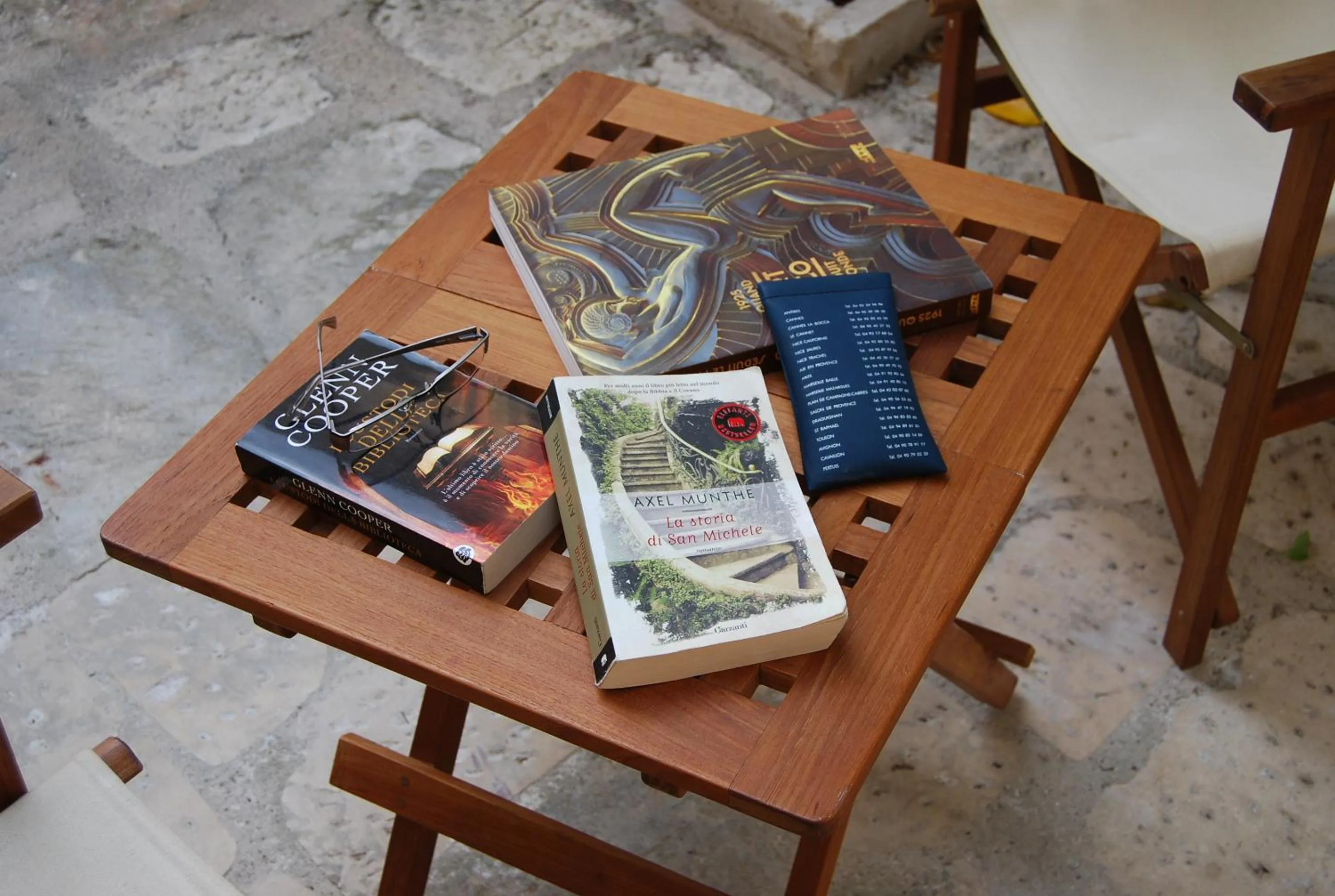 Patio in Art Transparent B&B