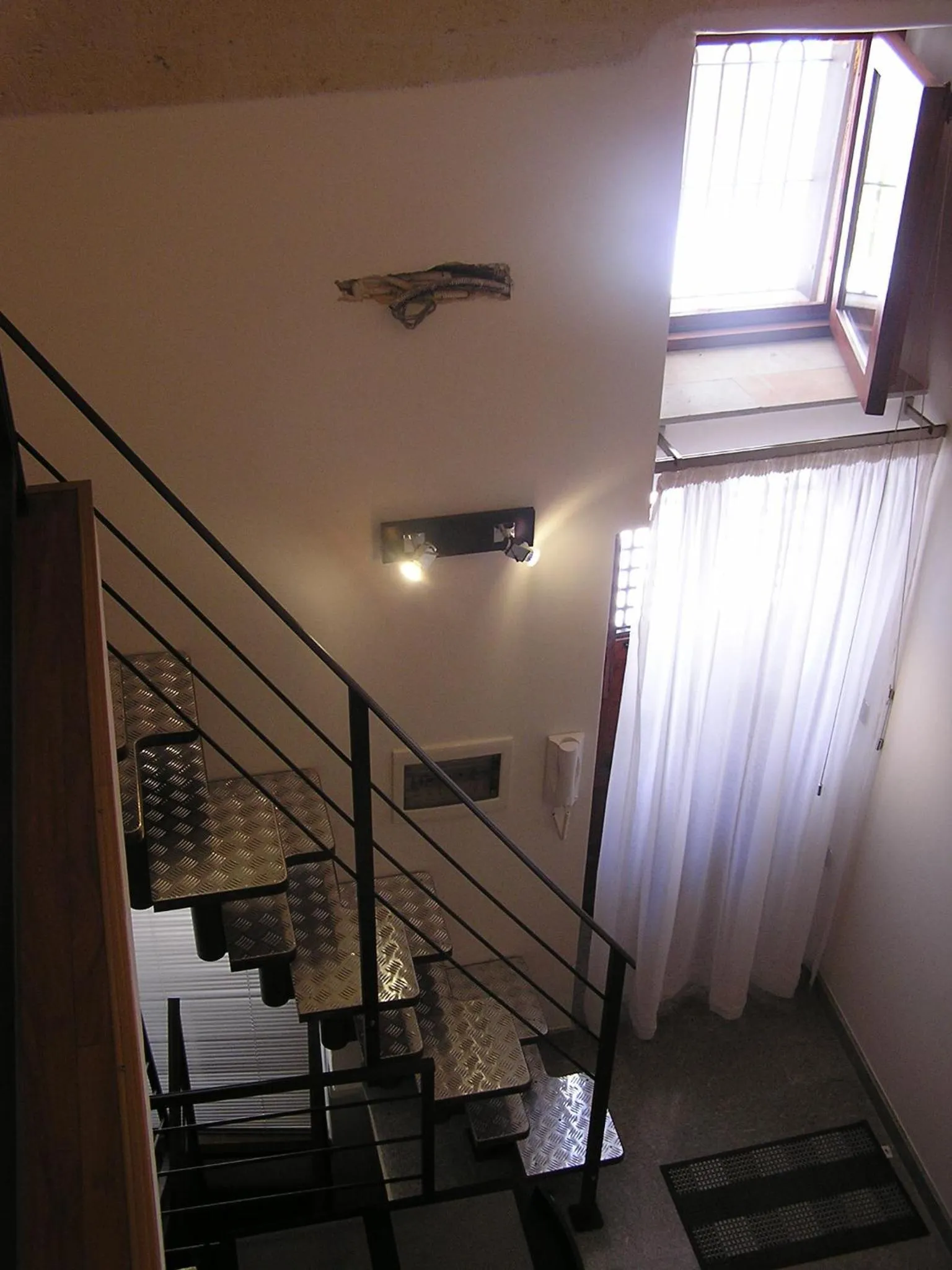 Other in Art Transparent B&B