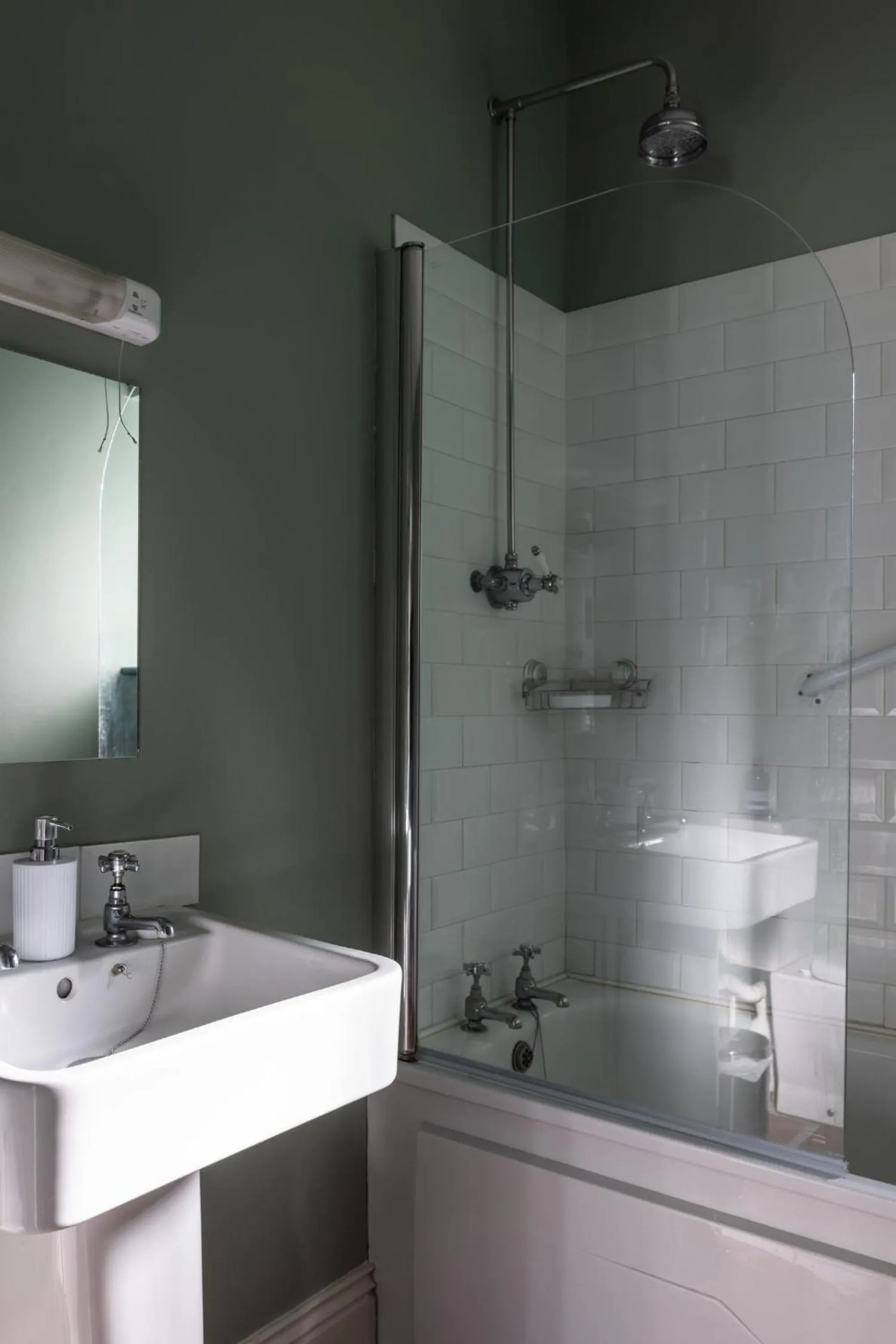 Shower in Castletown Gate House