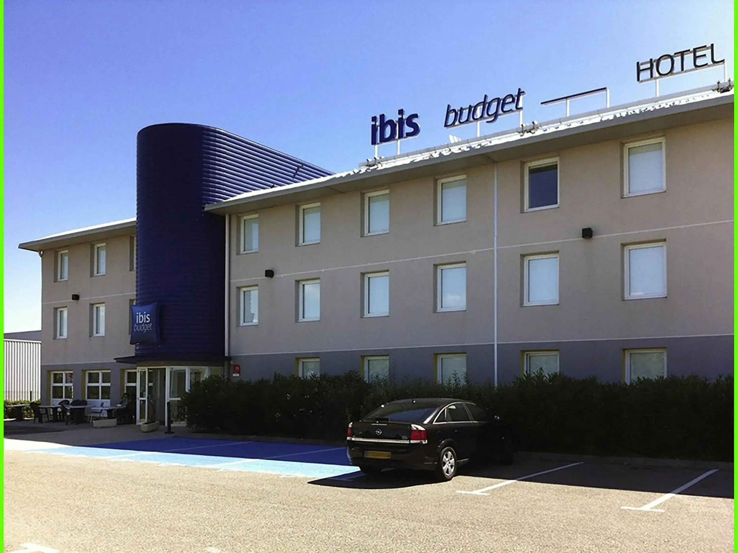 Property building in Ibis Budget Montelimar Property building in Ibis Budget Montelimar