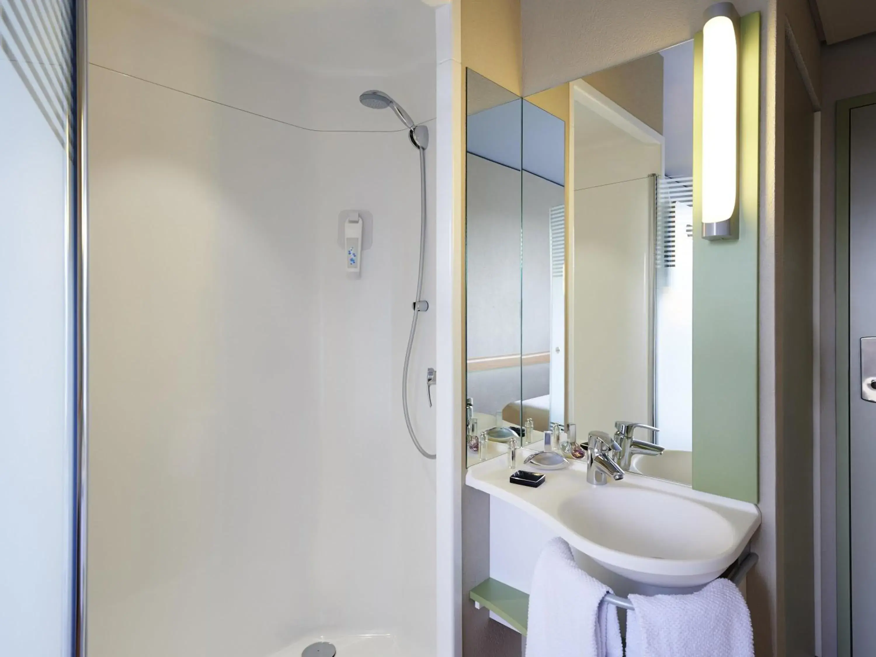 Bedroom in ibis budget Basel City Bedroom in ibis budget Basel City