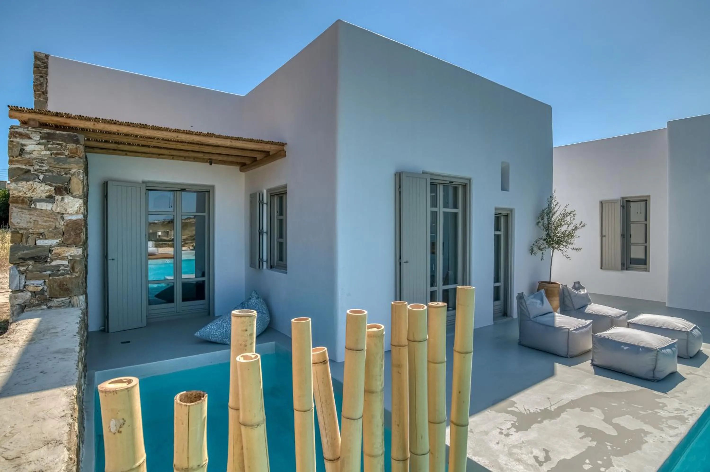 Lil Paros Luxury suites