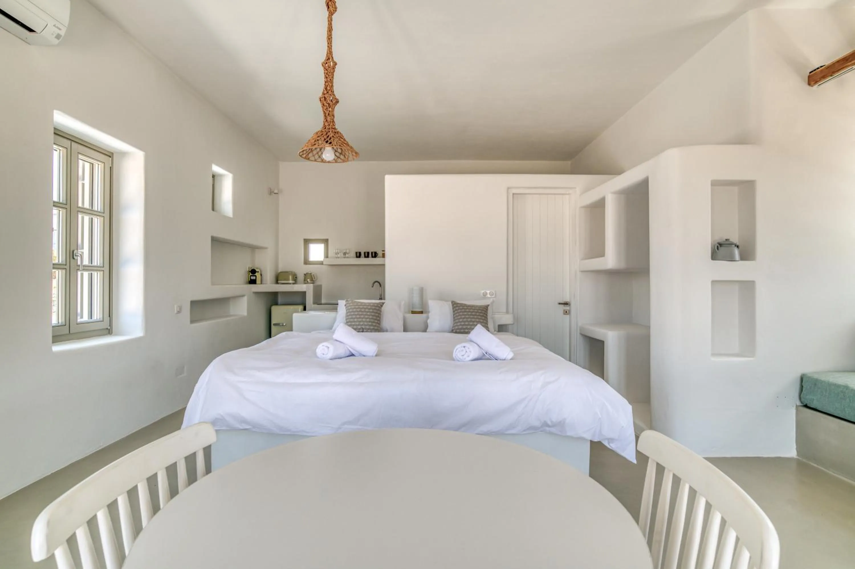 Lil Paros Luxury suites