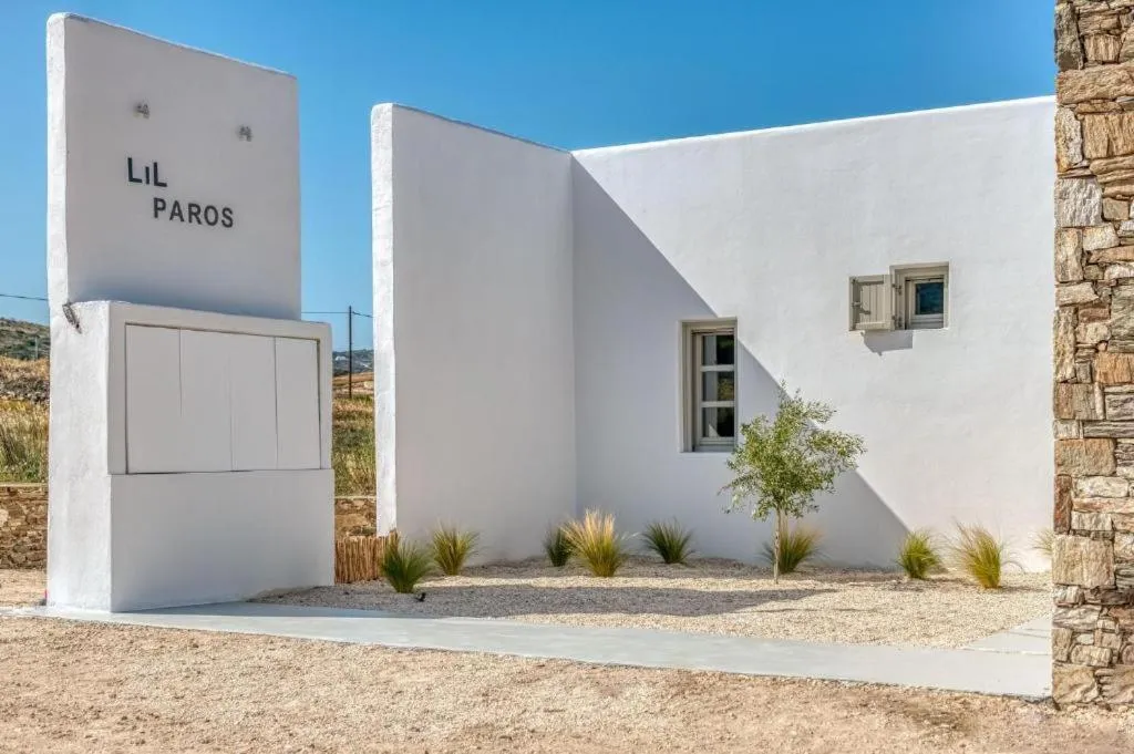Lil Paros Luxury suites